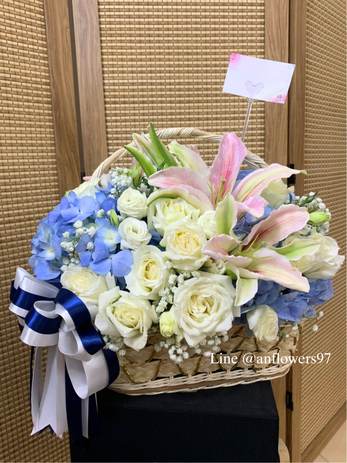กระเช้าดอกไม้สด กระเช้าดอกไม้ Flower basket ตระกร้าดอกไม้