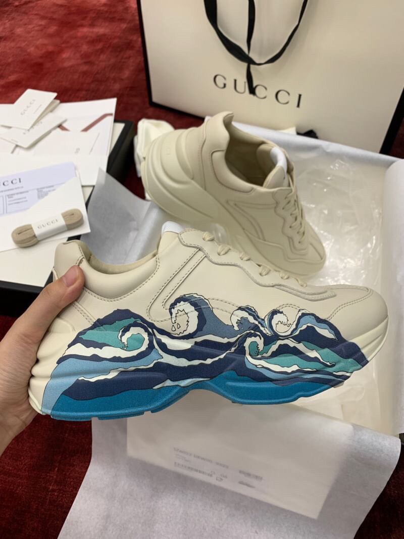 GUCCI Rhyton Wave Print Sneakers