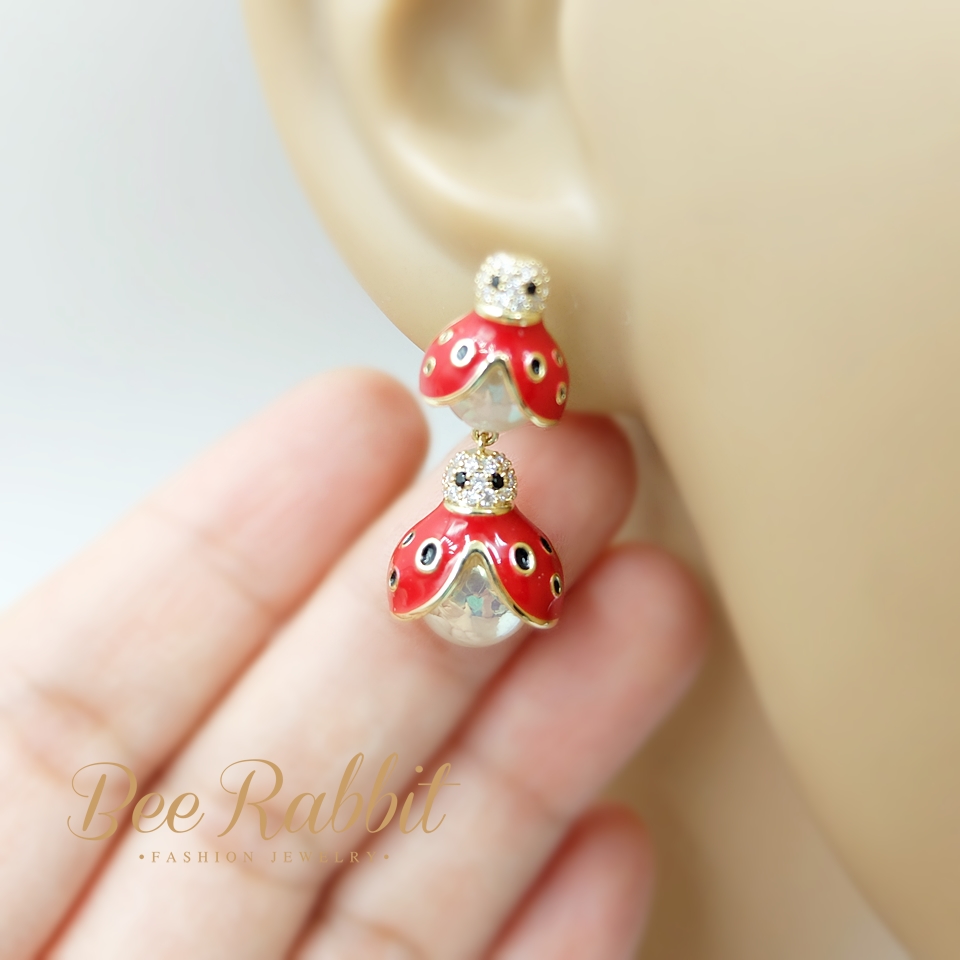 ต่างหูระย้า Ladybug สีแดง ฝังเพชร