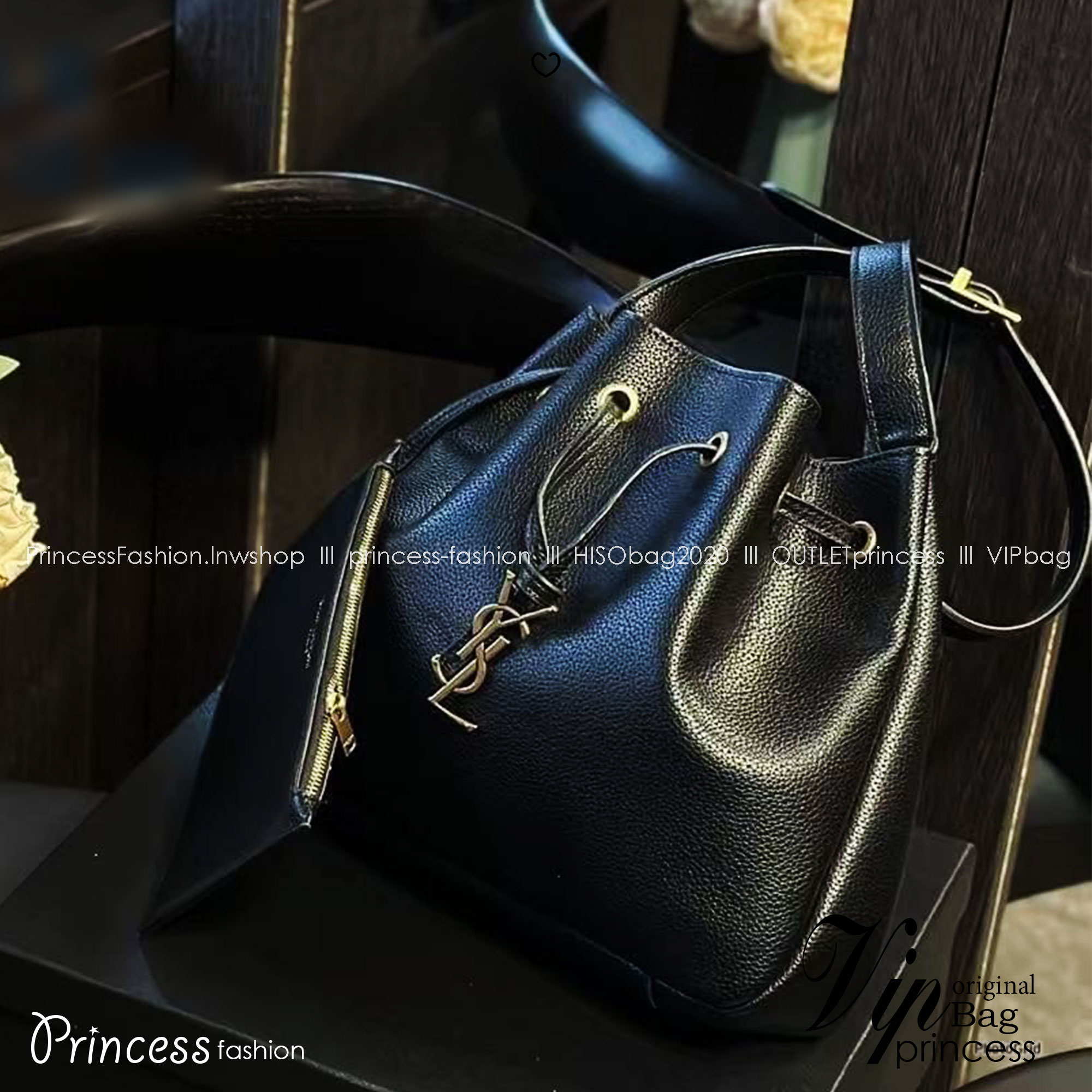 YSL PARIS VII flat hobo bag / YSL Bucket Bag กระเป๋าสะพายทรงโฮโบบัคเก็ต งานหนังเต็มใบ ฟังก์ชั่นสุดเลิศพร้อมเชือกรูด ดีไซน์รูปทรงใช้งานง่าย -- [รับตัวแทนกระเป๋า]