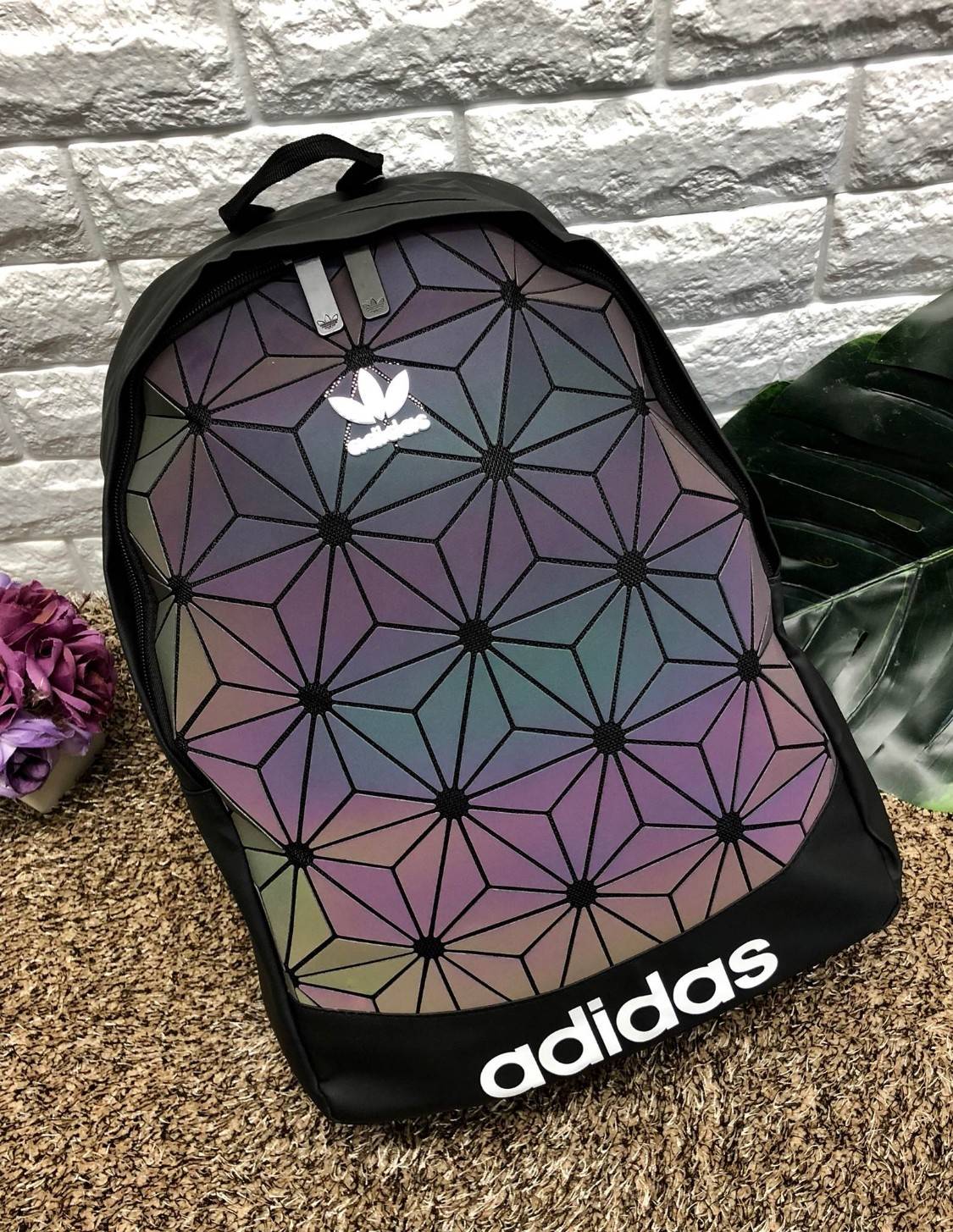 Adidas Originals 3D Backpack Restock! กระเป๋าเป้รุ่นหายากดีไซน์สุดฮิตสไตล์ ISSEY MIYAKE ใช้ได้ทั้งชายหญิง ขนาดกำลังดี น้ำหนักเบา ด้านหน้าประดับโลโก้แบรนด์ เปิดปิดด้วยซิปปั้มแบรนด์สะดวกใช้ หูจับถนัดมือ สายสะพายยาวเลื่อนปรับได้ Freesize ภายในมีโลโก้และช่องซ