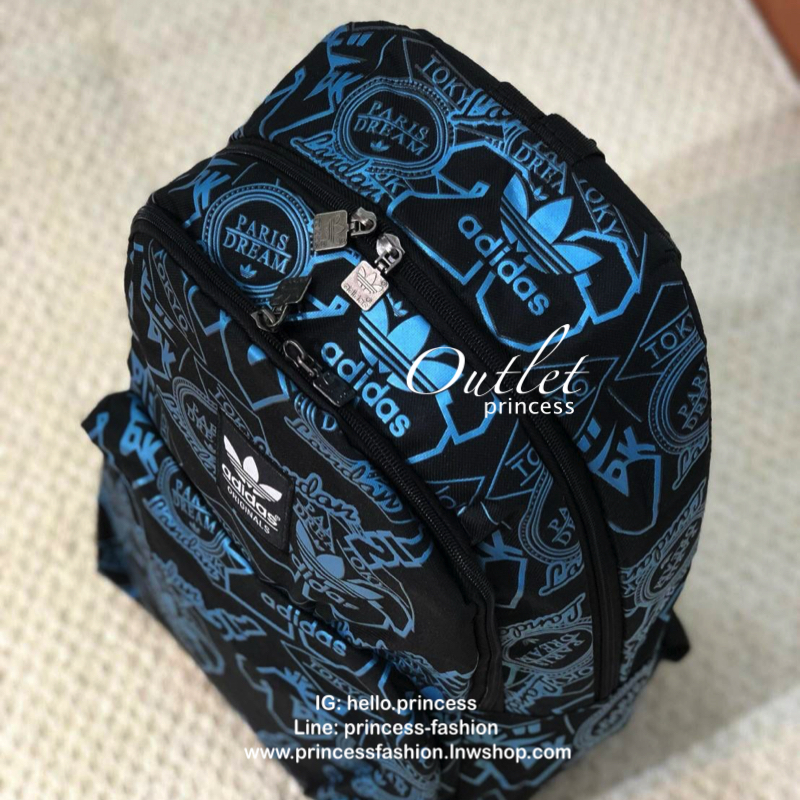 Adidas Backpack มีช่องสำหรับใส่ Notebook , Tablet ในตัวกระเป๋า สายเป้ และด้านหลังบุผ้าตาข่ายนุ่ม รองรับหลัง รูปแบบสวยทันสมัย รองรับทุกการใช้งาน เป็นกระเป๋าเป้นักเรียน-เป้กีฬา-สะพายเที่ยวชิลๆเลยค้า