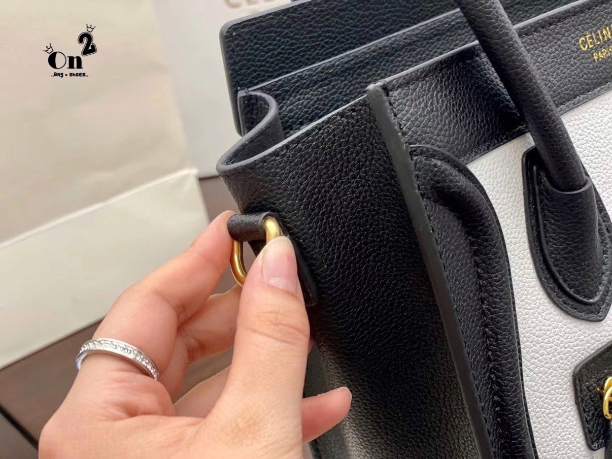 พร้อมส่งรุ่นยอดฮิต!! CELINE HANDLE BAG VIP / Celine Nano Luggage Bag กระเป๋าหนังแท้ ขนาดกำลังดี เปิดปิดด้วยซิปอะไหล่ทองมีที่จับหนัง ด้านในกว้าง มาพร้อมช่องซิปอีกช่อง เป็นอีกทรงที่ฮิตมานานข้ามปี มาพร้อมสายยาวสะพายแบบ CROSSBODYได้ หรือจะถือออกงานก็สวยหรูอีก