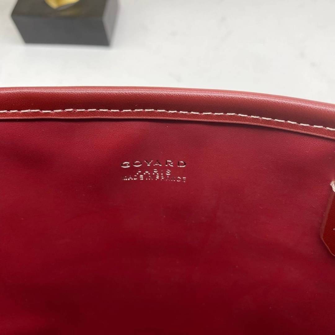 9 สี GOYARD ANJOU TOTE MINI / Goyard Mini Tote เกรดออริจินอลสลับแท้ ใช้งานต่างประเทศได้ ฮอตไอเท็ม กับกระเป๋าสะพายทรงโท้ท ไซส์มินิ กะทัดรัด มาครบสีขายดี เลิศทุกสี รูปทรงคลาสสิค ดีไซน์เป็นเอกลักษณ์ ใช้งานได้หลากหลาย