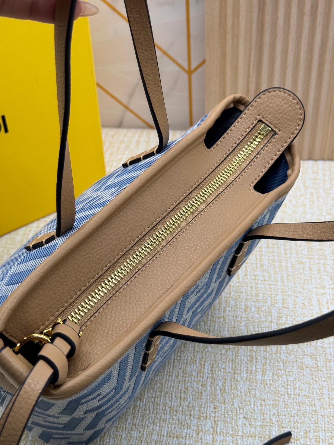 Fendi Roll Mini FF jacquard mini bag / YSL TOTE BAG MINI กระเป๋าสะพายทรงโท้ทไซส์มินิ เกรดออริ 1:1 ใช้งานต่างประเทศได้