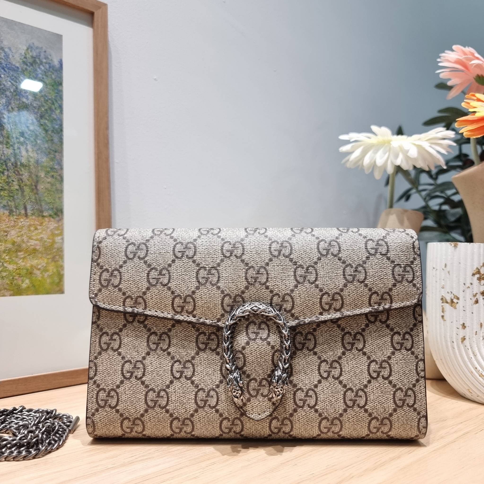 Dionysus GG Supreme chain wallet / Gucci woc dionysus chain bag พร้อมส่ง กระเป๋าสะพาย crossbody คลาสสิควินเทจ ดึงดูดและสะกดสายตาด้วยอะไหล่ดีเทลหรูรูปหัวสิงโต ถือเป็นคลัชท์ หรือสะพายก็อัพลุคหรูได้อีก