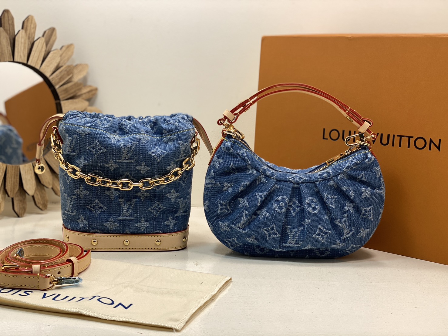 TOP ORI หนังแท้ | LV Pochette Valley bag / LV Hobo Bag กระเป๋าสะพายทรงโฮโบ ปรับลุคใหม่ด้วย Monogram Denim นำเสนอดีไซน์คลาสสิกสไตล์ร่วมสมัย