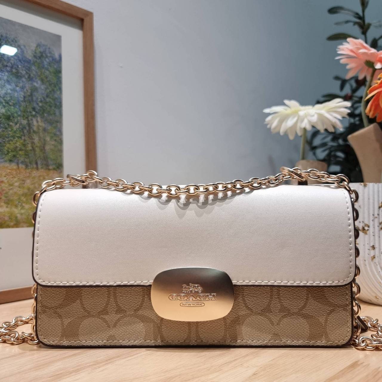 COACH CR528 ELIZA FLAP CROSSBODY IN SIGNATURE CANVAS กระเป๋าสะพายสุดหรู ดีไซน์โลโก้รุ่นใหม่สวยเด่น เกรดท็อปออริ เกรดดีสุด สลับแท้ 1:1