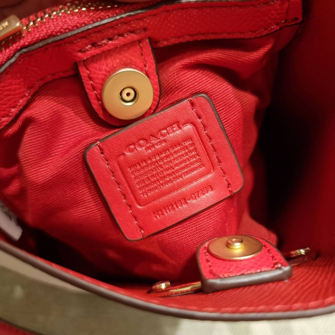 COACH MINI TOWN BUCKET BAG IN SIGNATURE CANVAS WITH VINTAGE MINI ROSE PRINT ((7270 7268 7267)) คอลเลคชั่นใหม่ล่าสุด!! น้องสาวคนสวยมาแล้วจ้า สดใสต้อนรับเทศกาลคริสต์มาส 🎅🎄 กระเป๋าบัคเก็ต ไซส์มินิ ใบจริงน่ารักม้าก!! น่าใช้แบบที่สุด วัสดุหนังแ