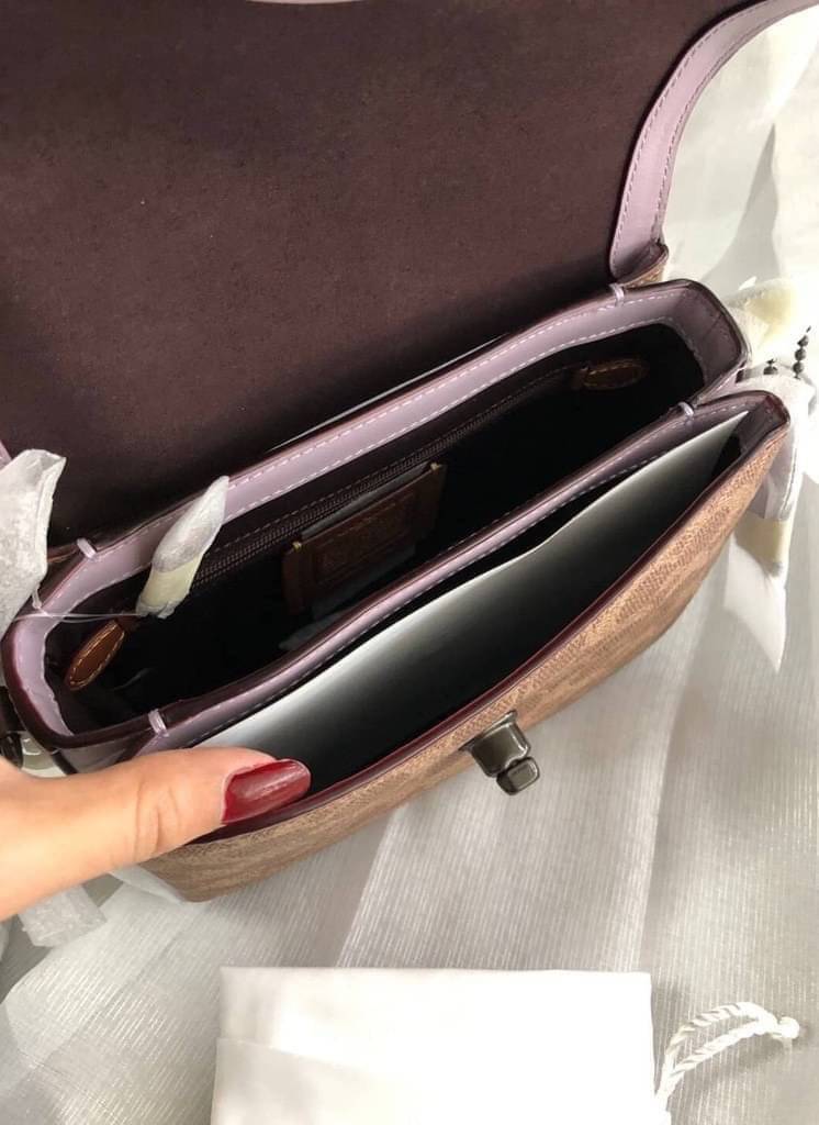 3สาย Coach 89089 Cassie Crossbody 19 In Signature Canvas เรียบหรู ดูดี ต้องไอเท็มนี้เลยจ้า กระเป๋าถือ/สะพายข้าง สุดพิเศษ!! มีสายมาให้ถึง 3 แบบ!! สลับใช้แมทช์ตามสไตล์ได้เลย วัสดุหนังแคนวาสสลับหนังเรียบ เปิด-ปิดด้วยตัวบิดล็อค ภายในแบ่งสัดส่วนอย่างดี ใส่ของไ