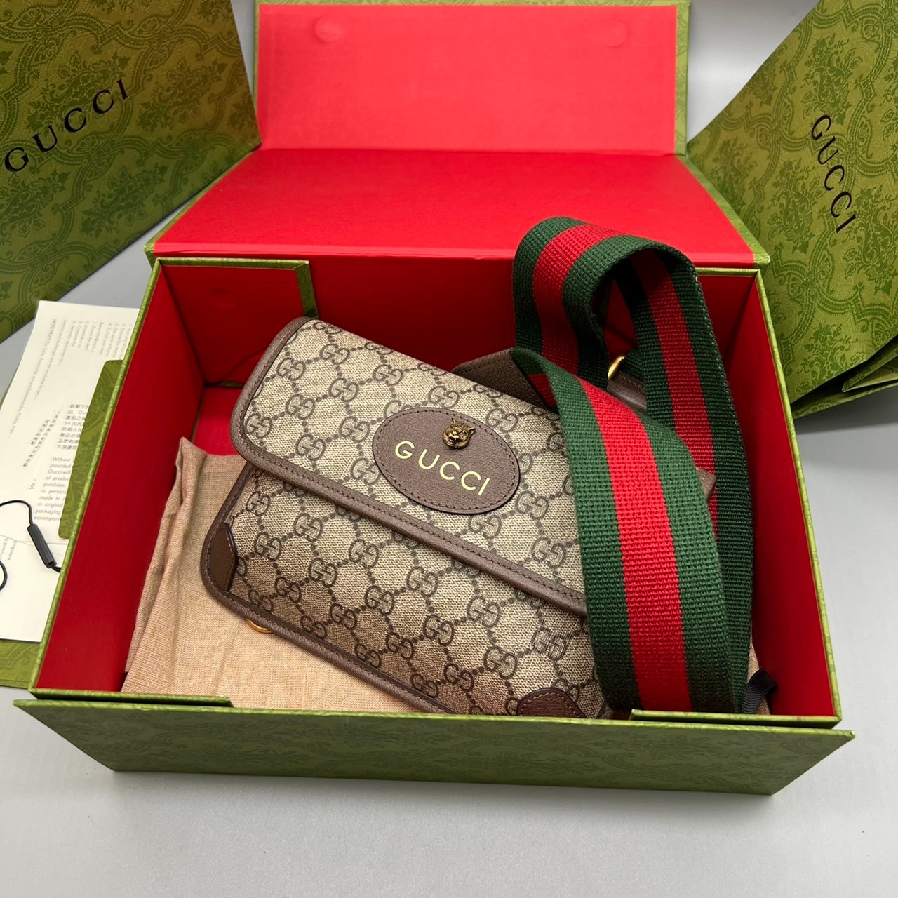 GUCCI Neo Vintage GG Supreme belt bag / Gucci Belt bag เกรดใช้งานสลับของแท้ เกรดออริจินอล ใช้ได้ทั้งชายหญิง งาน unisex ผลัดกันใช้ ^-^ ก็ได้ งานสวยตามรูป สินค้าขายดี ภาพสินค้าถ่ายจากงานขายจริง ใช้งานต่างประเทศได้