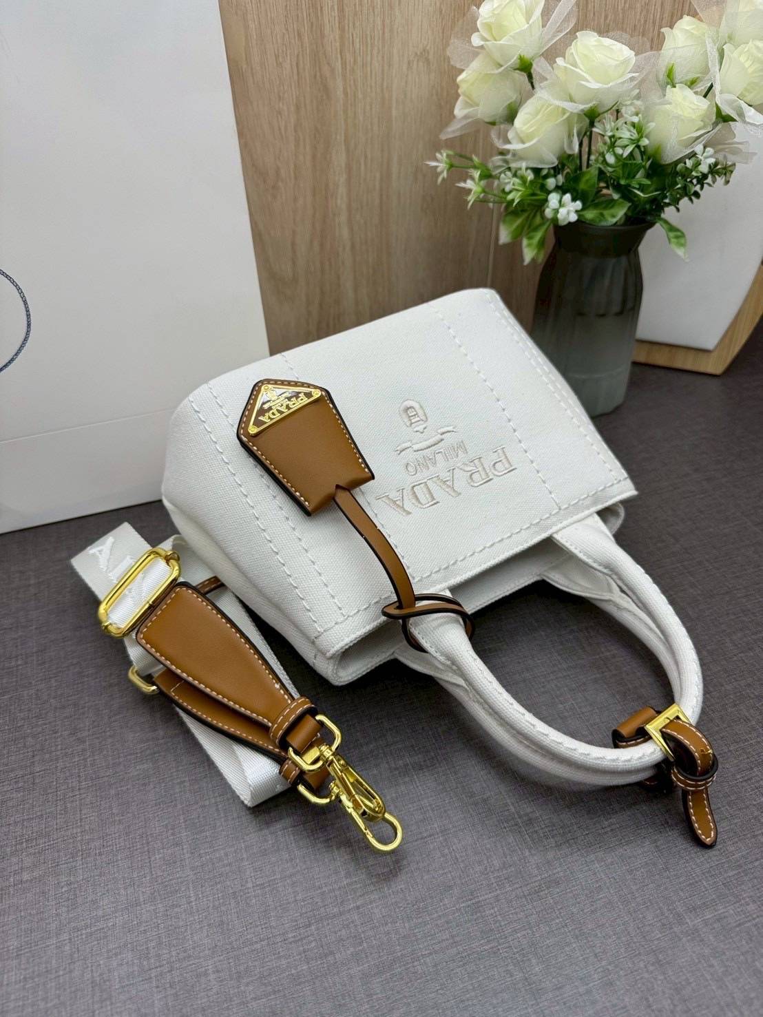 ORI หนังแท้ | Prada Jardinière linen blend mini-bag / Prada Tote Bag กระเป๋าทรงโท้ทใบเล็กน่ารัก ผ้าลินินผสม มาพร้อมดีไซน์ทันสมัย