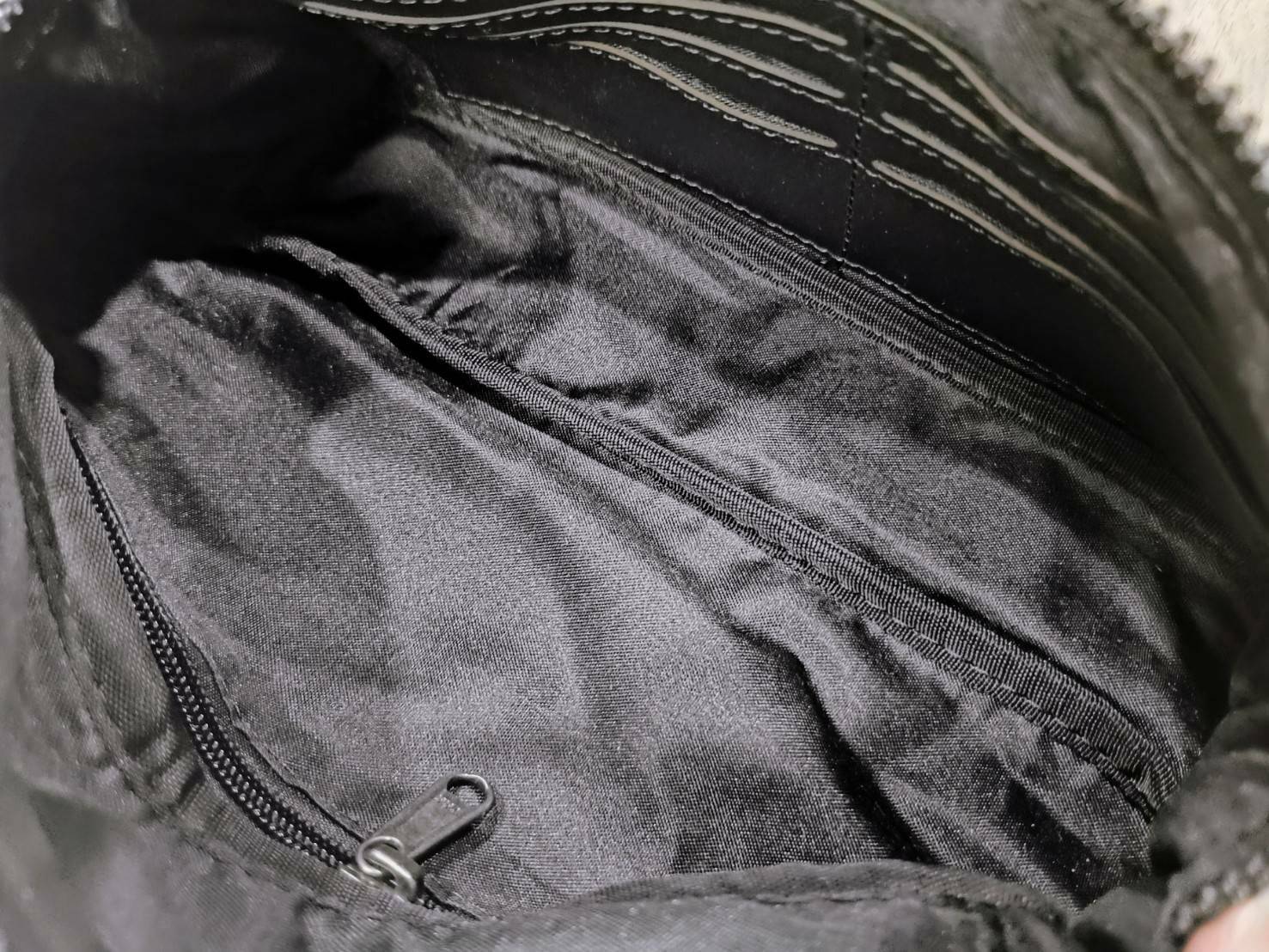 CALVIN KLEIN" JEANS NYLON WAIST BAG กระเป๋าสะพายคาดเอวหรือคาดอกอกรุ่นใหม่ล่าสุดดีไซน์สุดฮิต Limited Edition จาก Calvin Klein Factory วัสดุ Nylon+Polyester 100% คุณภาพดีดูเเลรักษาง่าย กันน้ำ เปิดปิดด้วยซิปสะดวกใช้ หัวซิปแบรนด์ด้านหน้ามีโลโก้และช่องซิป