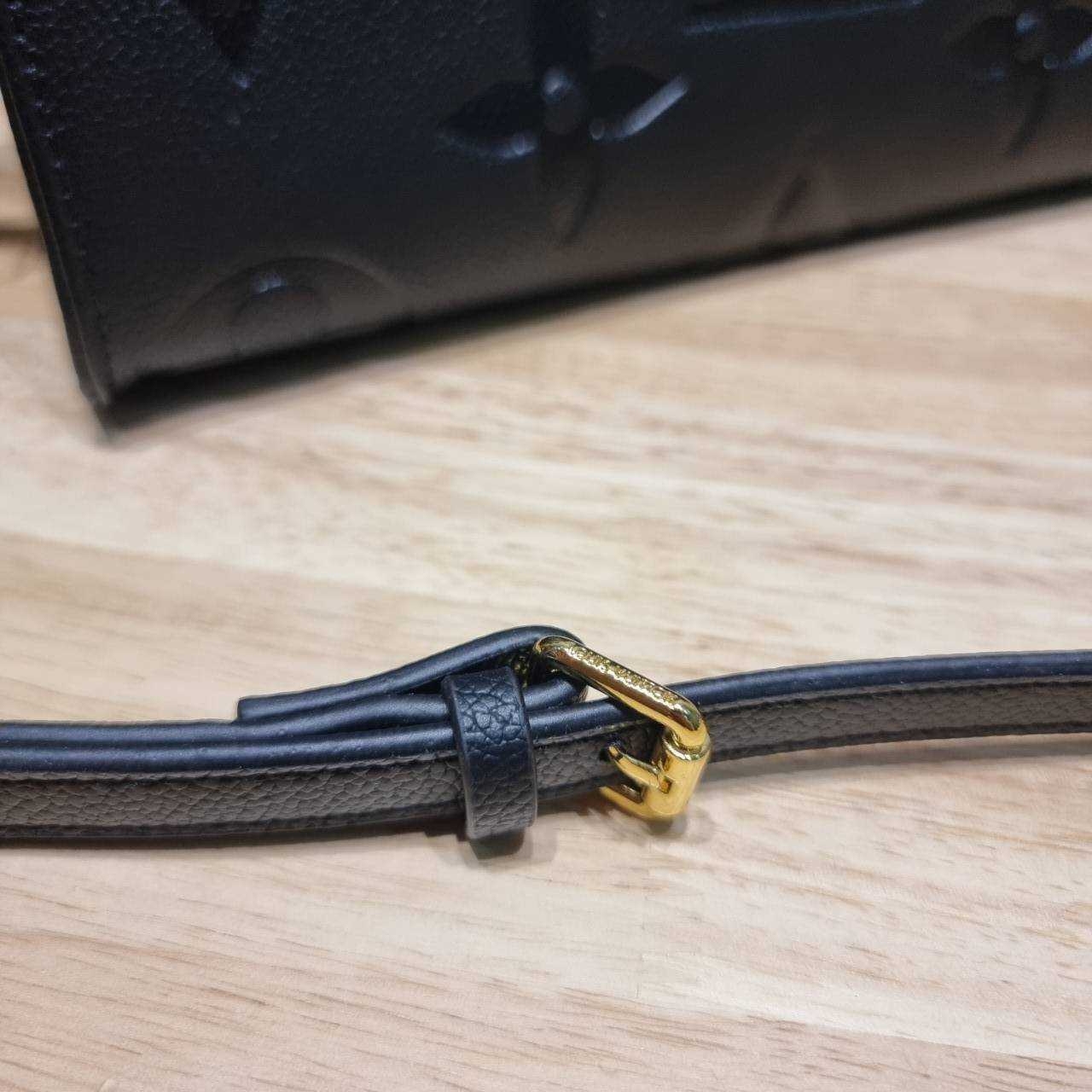 LV OnTheGo East West Monogram Bag / LV Tote Bag กระเป๋าทรงโท้ทที่ใครเห็นต้องเป็นคลั่งรัก ยอดฮิต คลาสสิค ผู้ดี หรูหราได้ทุกลุค ทุกสไตล์ เกรดวีไอพี ไฮเอน 1:1 ใช้งานต่างประเทศได้