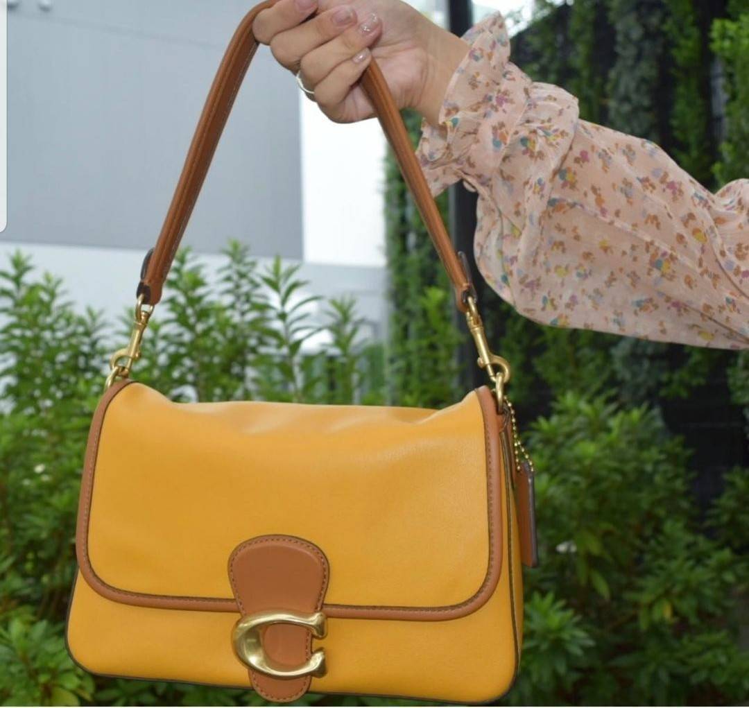 COACH SOFT TABBY SHOULDER BAG (C4823//C5261) กระเป๋าถือ กระเป๋าสะพาย ที่ใครๆก็เข้าถึงได้ หรูหรา คลาสสิค ลุคเรียบร้อย แต่ความสวยไม่น้อย! ดาเมจความลุคผู้ดีรุนแรงมาก!!เกินต้าน!!// วัสดุหนังแท้ทั้งใบ หนังเรียบ หนังนิ่มมากๆ อยู่ทรงสวยมากๆด้วย// ด้านในโล่งกว้าง