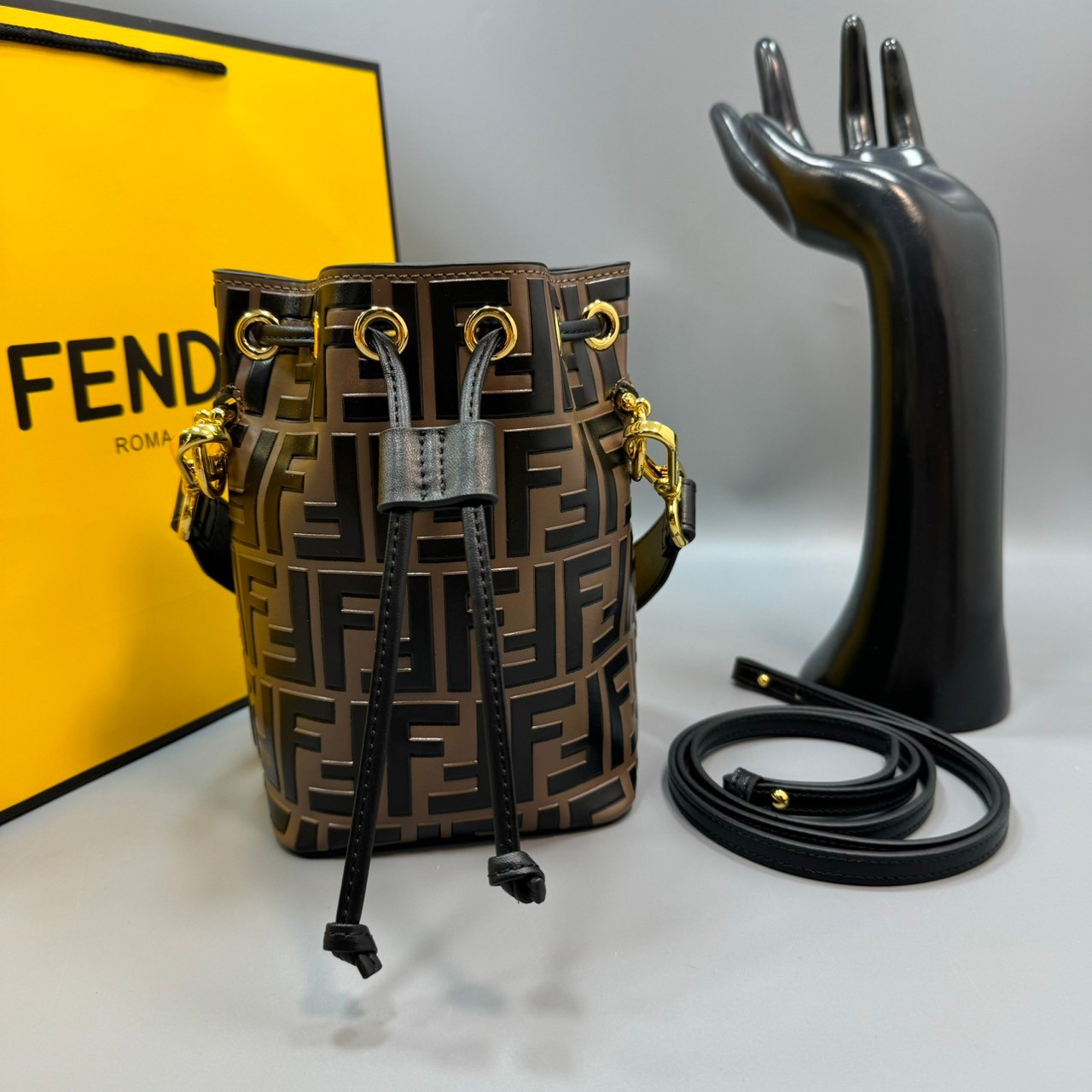 FENDI Mon Tresor Brown leather mini bag / FENDI Bucket Bag กระเป๋าสะพายทรงบัคเก็ต ไซส์มินิ เกรดออริ สลับแท้ 1:1 ใช้ต่างประเทศได้