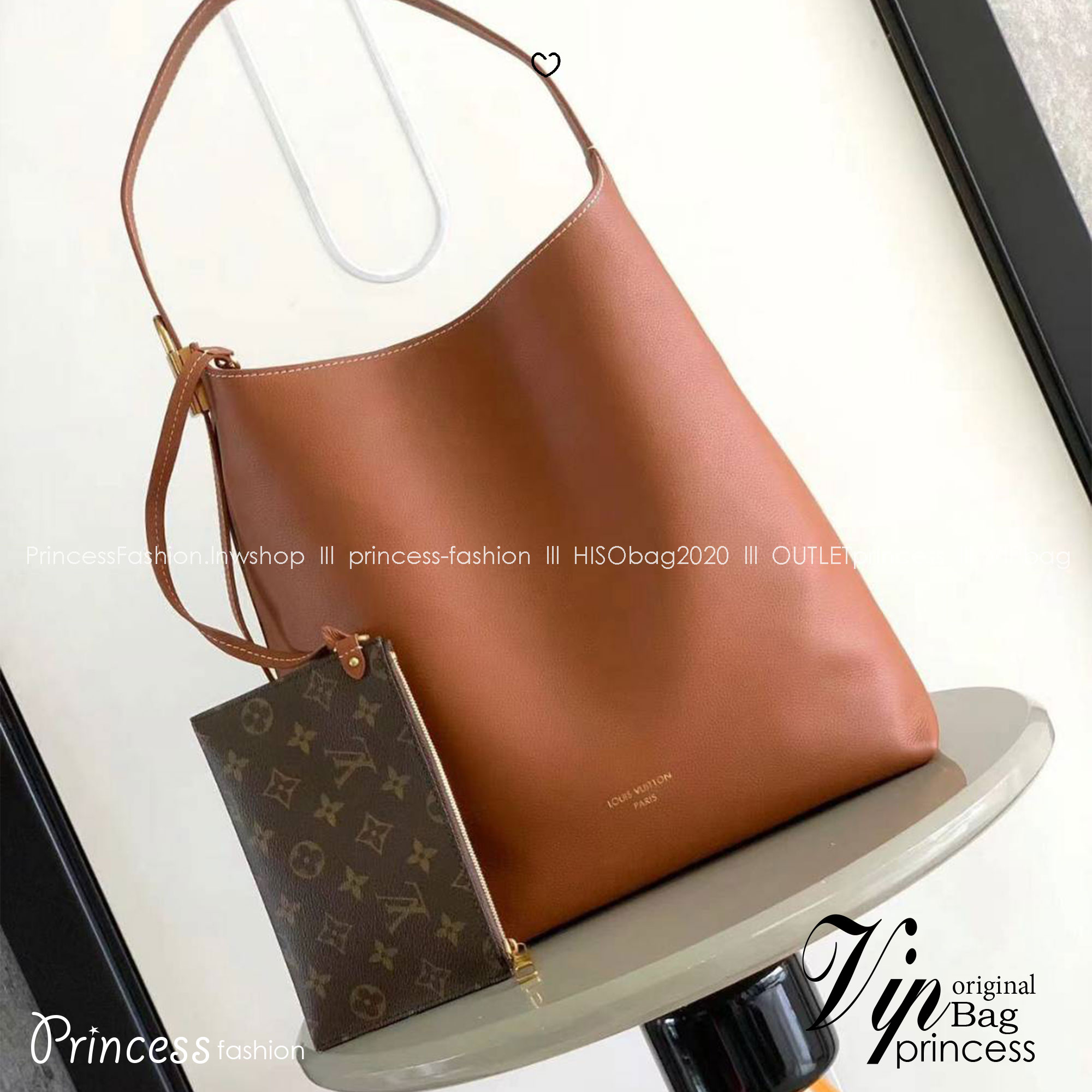 TOP ORI | หนังแท้ LV Low Key Hobo MM Bag เกรดเทียบแท้เทพดีสุด กระเป๋าสะพายทรงโท้ทรุ่นใหม่ เผยความเรียบหรูมีระดับด้วยรูปทรงเรียบง่ายและงานฝีมือประณีตไร้ที่ติ