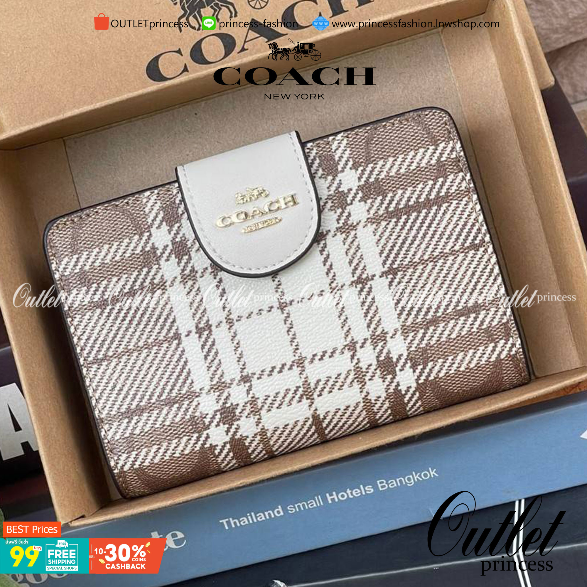 Coach Medium Corner Zip Wallet In Signature Canvas With Hunting Fishing Plaid Print (C6011) กระเป๋าสตางค์ขนาดกลางที่ถือว่าเป็นไอเทม Must Have ของทุกเพศทุกวัยที่ต้องพกติดตัวไว้ตลอดเวลา เพราะนอกจากจะช่วยจัดเก็บเงิน บัตรประชาชน บัตรเครดิตและต่าง ๆ ให้เป็นระเ