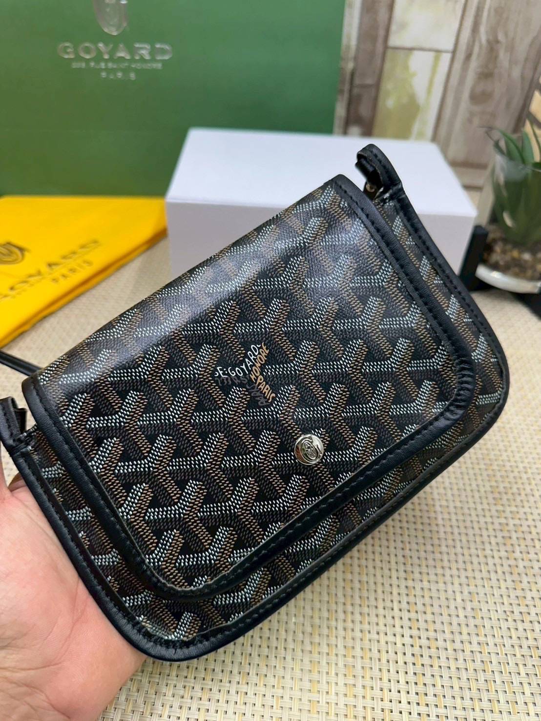 พร้อมส่ง 10 สี ORI หนังแท้ | GOYARD Plumet pouch-wallet กระเป๋าสะพายใบเล็กกะทัดรัด ดีไซน์กระเป๋าสตางค์ Plumet ดีไซน์มาพร้อมช่องใส่เหรียญ ธนบัตร และบัตรต่างๆ
