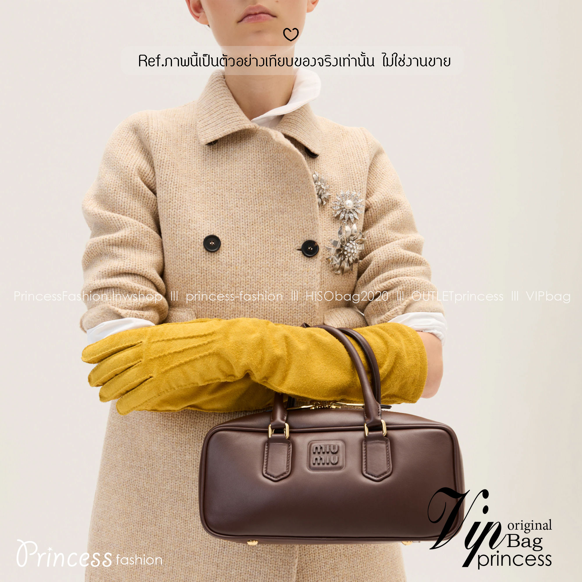 MIU MIU Arcadia leather bag กระเป๋าถือ/สะพายสุดชิคมากในตอนนี้ ดีไซน์เรียบแต่มากมีอยู่จริง สวยดูแพง แมทชุดได้ง่ายสุด มินิมอลมินิใจ หูจับในตัวง่ายและสะดวกพกพา มาพร้อมสายสะพายข้างให้อีก