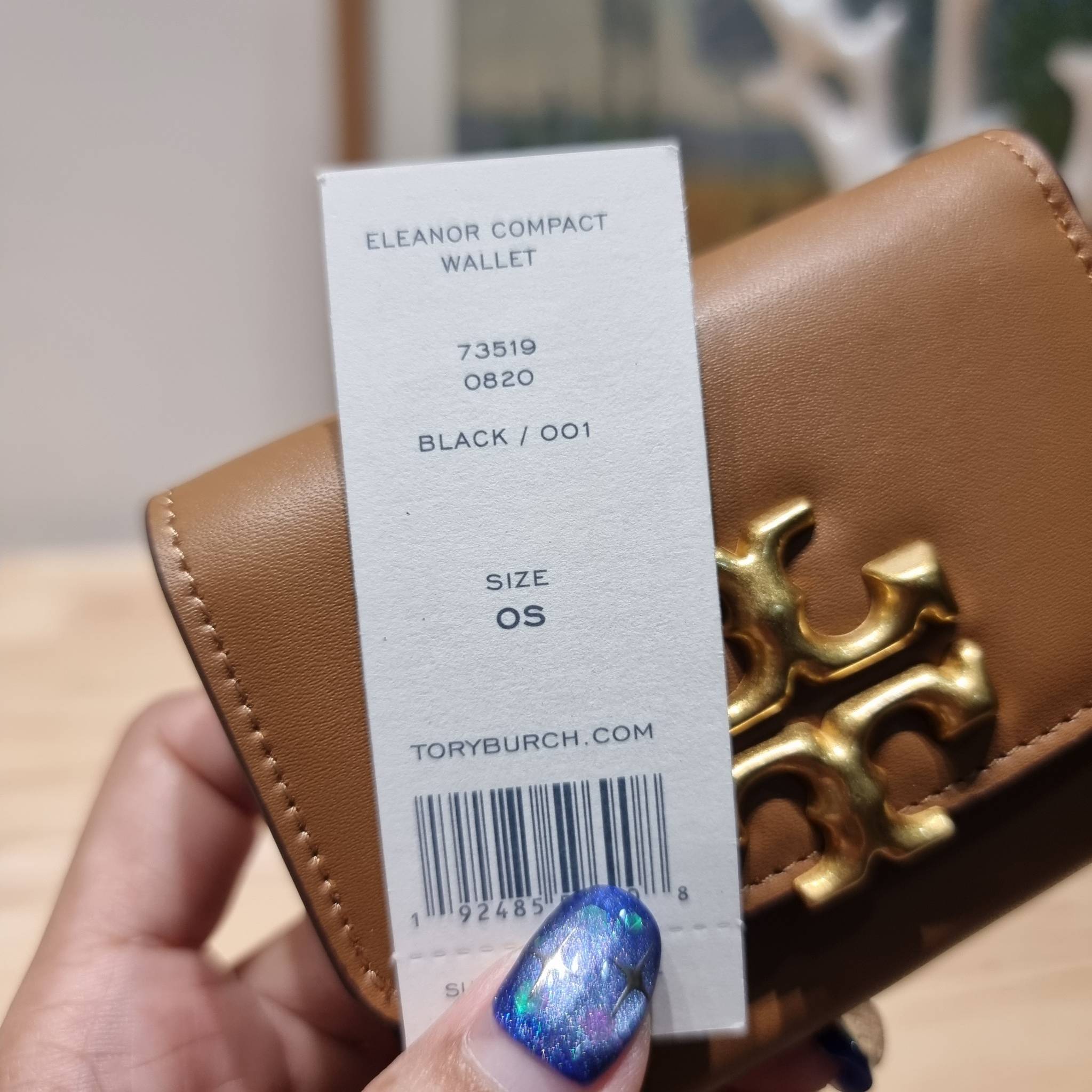 Tory wallet bag / TORY BURCH ELEANOR COMPACT WALLET กระเป๋าสตางค์ใบสั้นรุ่นขายดี แบบพับ ตัวมัมตัวแม่มากๆ ดูหรูหราทุกสี ดีไซน์คลาสสิค ขนาดกำลังพอเหมาะ โดดเด่นด้วยโลโก้สีทองดูแพง