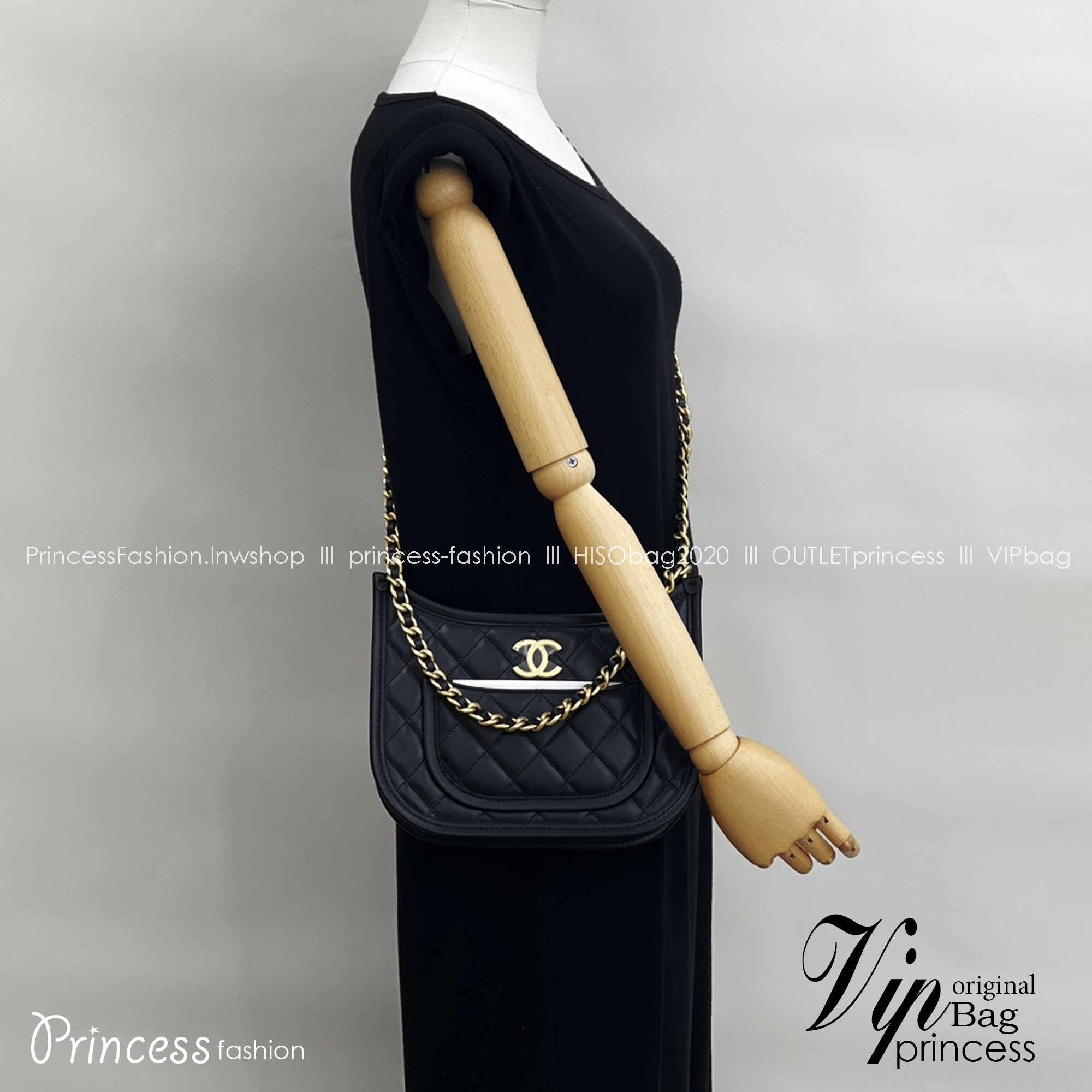 Chanel Hobo Bag / CHANEL Casual Style Leather Party Style กระเป๋าสะพายทรงสวยมากค่ะ รุ่นตามหา เป็น every look ได้หลายโอกาส อะไหล่ทองหรูหรา