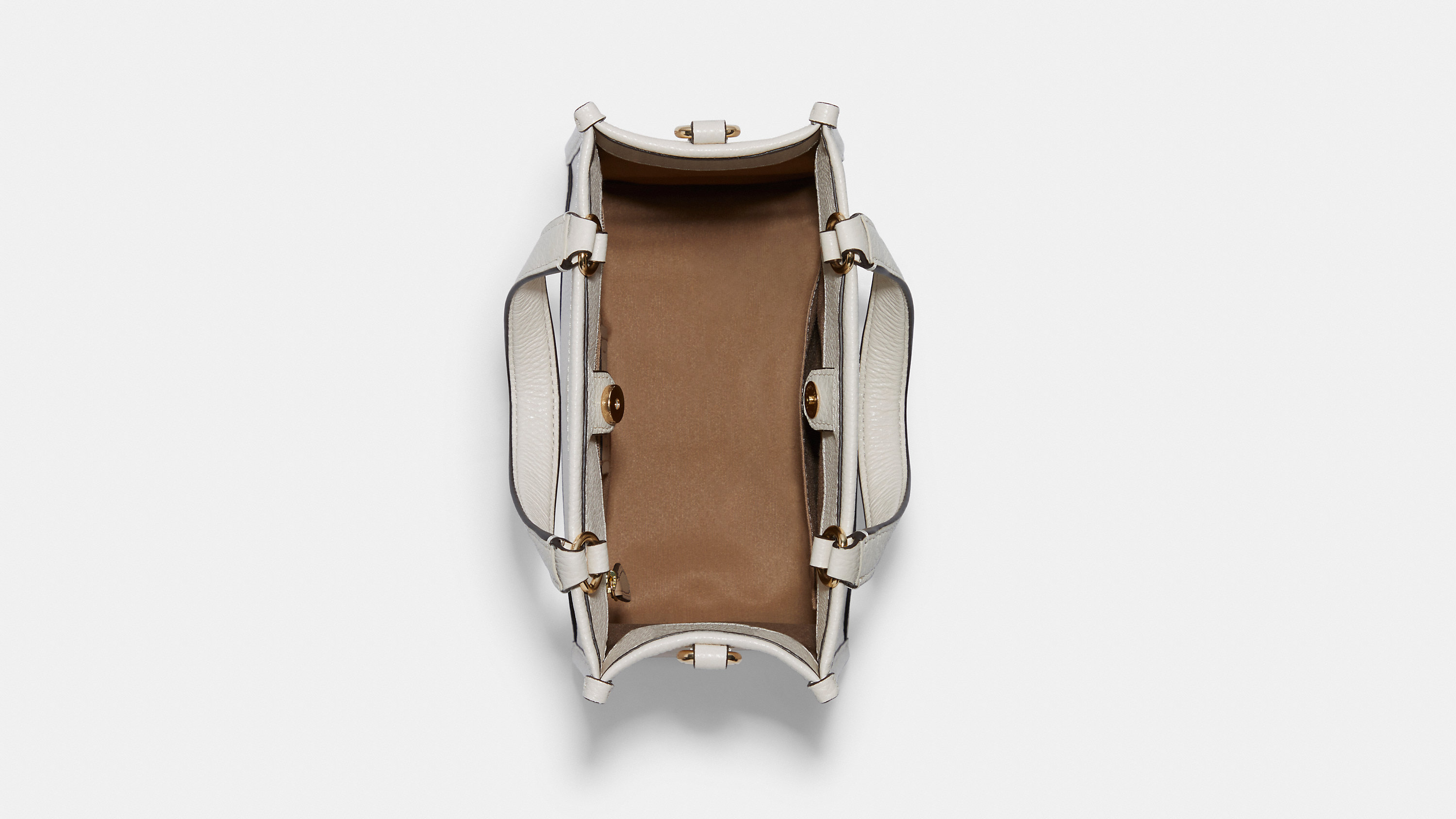 ใหม่ล่าสุด อดใจยังไงไหว💋 COACH Dempsey Field Tote 22 ((C5268//C5115)) พร้อมส่งความสวยที่ไทยค่ะ! กระเป๋าทรง Tote ขนาดพอเหมาะลำตัว พกพาง่ายสะดวกได้กับทุกๆวัน ด้านหน้าปั้มโลโก้แบรนด์ตัวใหญ่สวยค่ะ;เปิดปิดกระเป๋าแบบกระดุมแม่เหล็ก ภายในใส่กระเป๋าเงินใบย