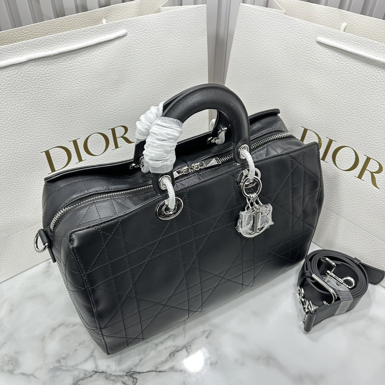 ORI หนังแท้ | Dior Granville Cannage Leather 2way Bag / Dior Keepall Bag กระเป๋าสะพายใบใหญ่ ภายในโล่งกว้างจุของได้เยอะ
