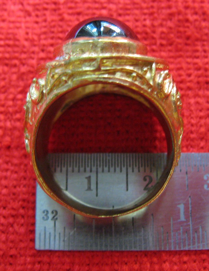 สินค้าหมดค่ะ แหวนพลอยมณีใต้น้ำ(เพชรพญานาค)สีดำเนื้อทองเหลืองล้อมเพชร(ทุกราศี)ค่ะ