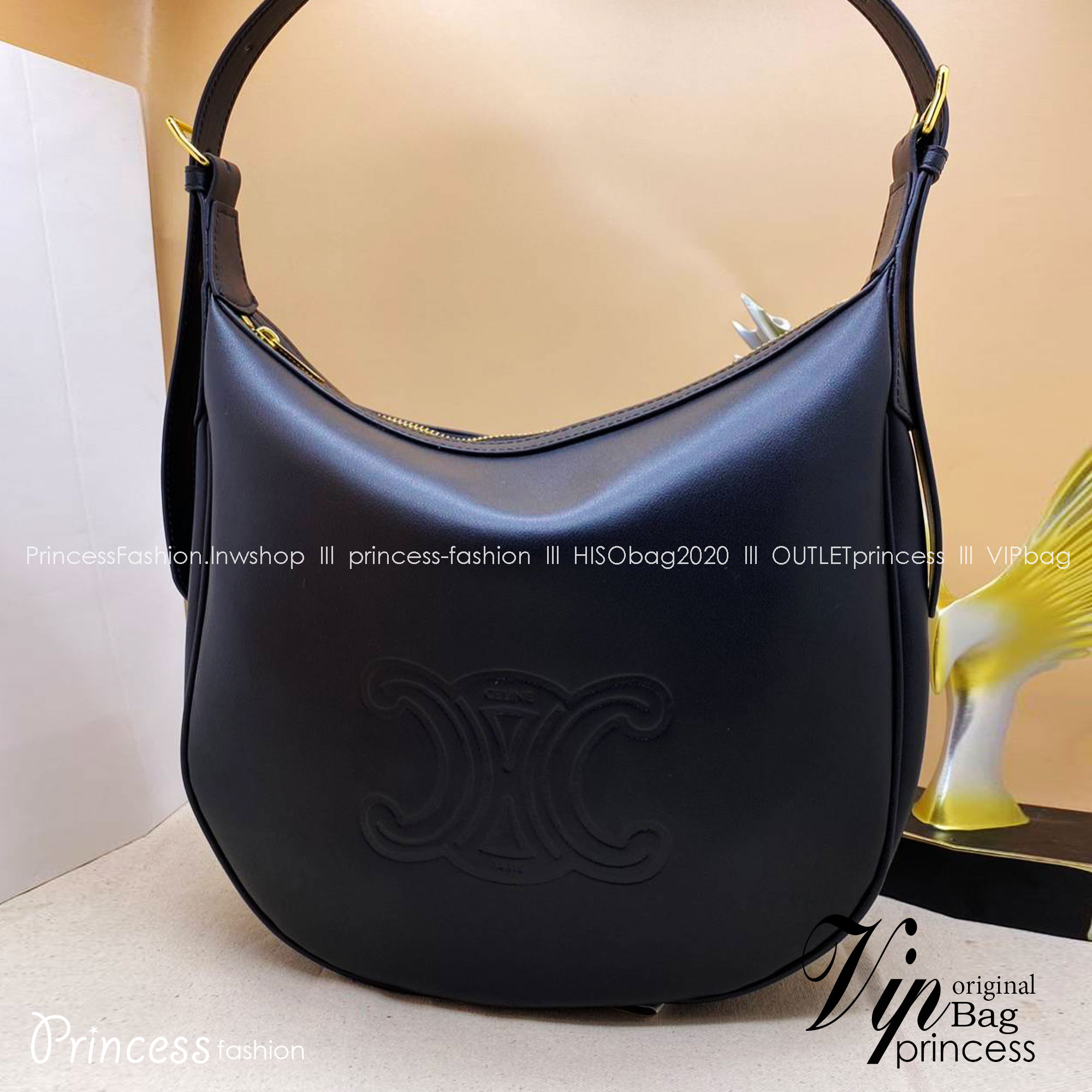 CELINE HOBO / CELINE HELOISE BAG IN SUPPLE CALFSKIN ไปตามตาลิซกัน ^^ เดอะเบสท์เซลเลอร์ต้องยกให้ กับกระเป๋าสะพาย ฟังก์ชั่นสุดเลิศ