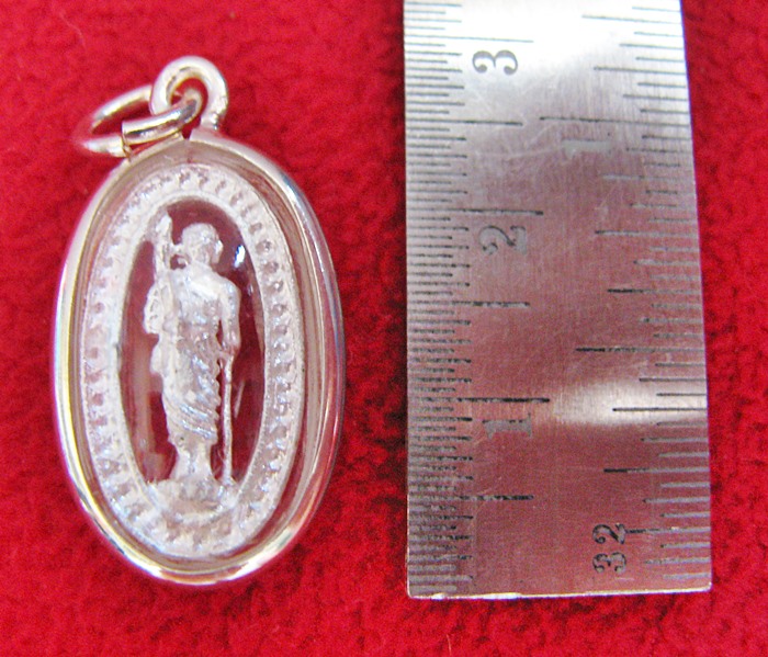 จี้พระสิวลีปางธุดงค์ เนื้อเงินพ่นทรายล้อมเพชร เลี่ยมเงินไมครอน(เหมาะสำหรับผู้ค้าขาย)ค่ะ