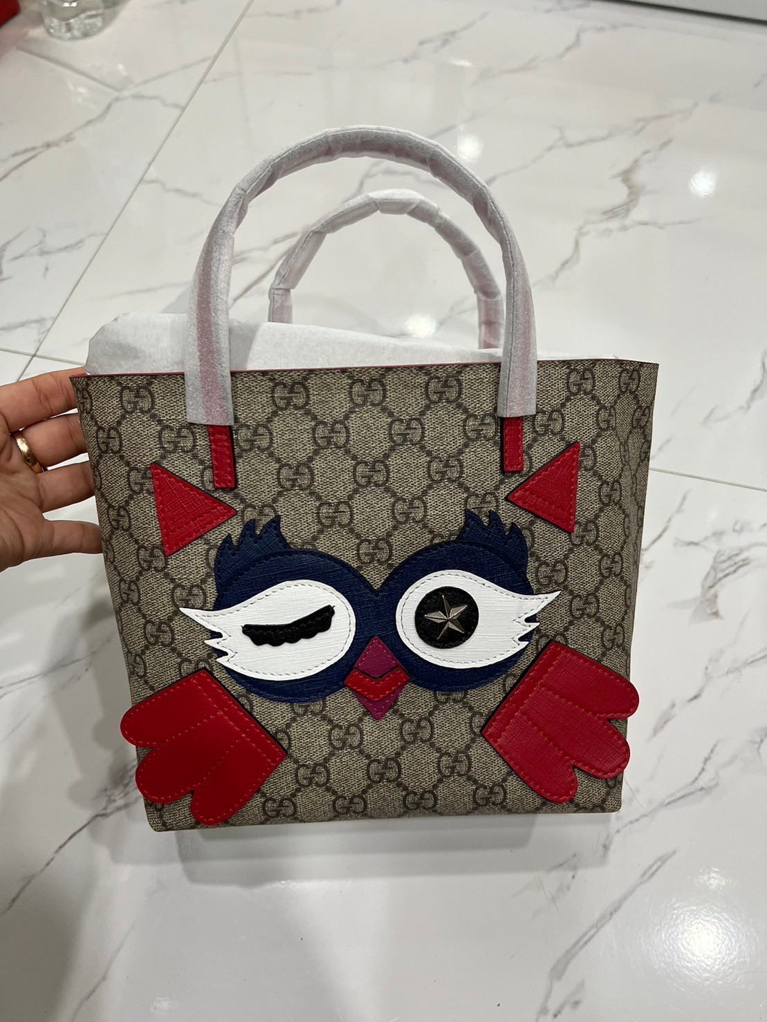 GUCCI Children's tote bag / Gucci kid tote / Gucci bag พร้อมส่งสต๊อกแน่น กับกระเป๋าโท้ทคิดท์ ไซส์น่ารักน่าใช้ ฮอตไม่หยุด เด็ดทุกดีไซน์ มีลายเข้าใหม่มากกว่าในรูปนะคะ **สินค้าเกรดออริจินอล 1:1 สลับแท้ งานสวยตามรูป ภาพถ่ายจากงานขายจริง ใช้งานต่างประเทศไ