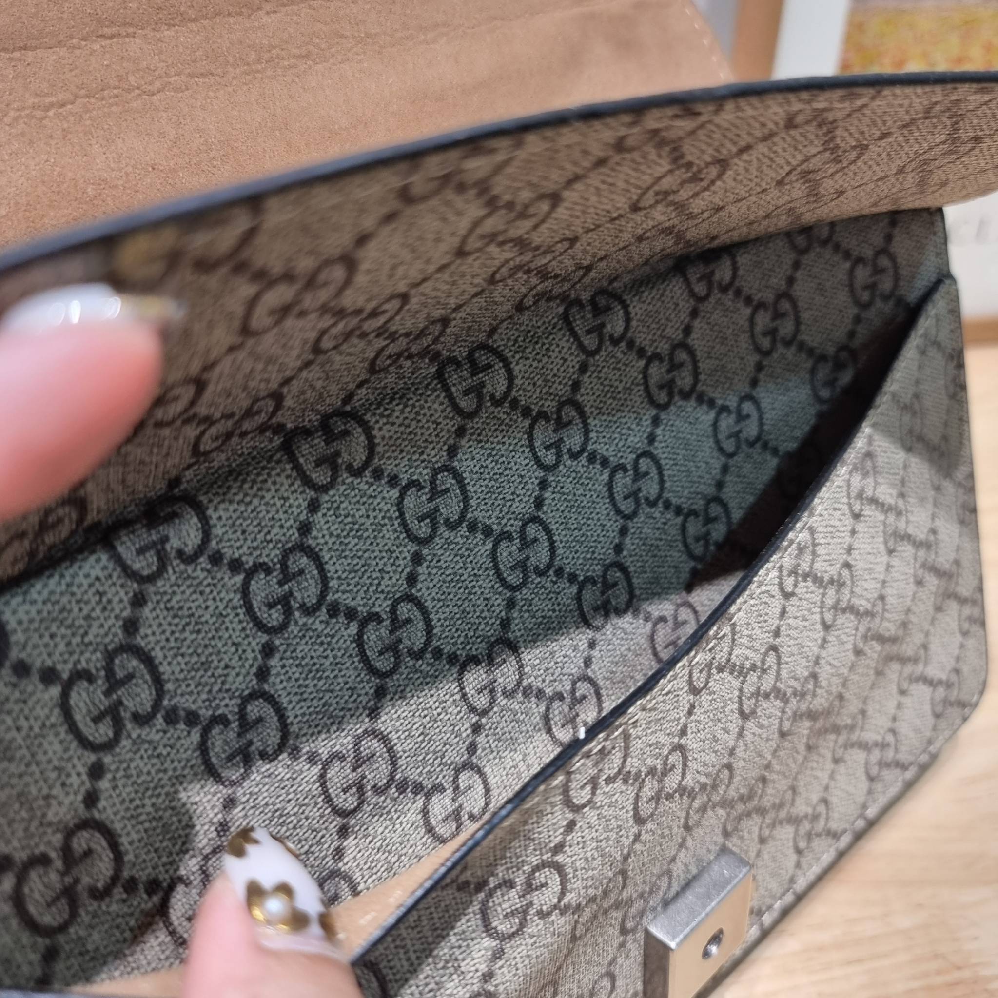 GUCCI GG DIONYSUS SHOULDER BAG / DIONYSUS GG SMALL SHOULDER BAG / GUCCI BAG พร้อมส่งที่ไทย กระเป๋าสะพายรุ่นที่สาวๆต้องไม่พลาด!! ดึงดูดและสะกดสายตาด้วยอะไหล่ดีเทลหรู