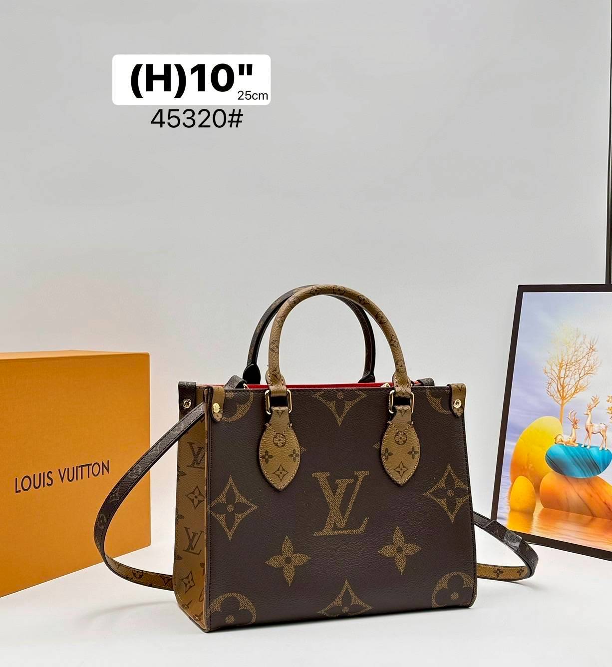 LV OnTheGo PM bag / LV onthego pm bicolor tote bag กระเป๋าทรงโท้ทที่ใครเห็นต้องเป็นคลั่งรัก ยอดฮิต คลาสสิค ผู้ดี หรูหราได้ทุกลุค ทุกสไตล์ มาพร้อมหูจับในตัว คล้องแขนก็ดูแพง หรือจะเกี่ยวสายครอสสะพายก็อัพลุคได้เลย