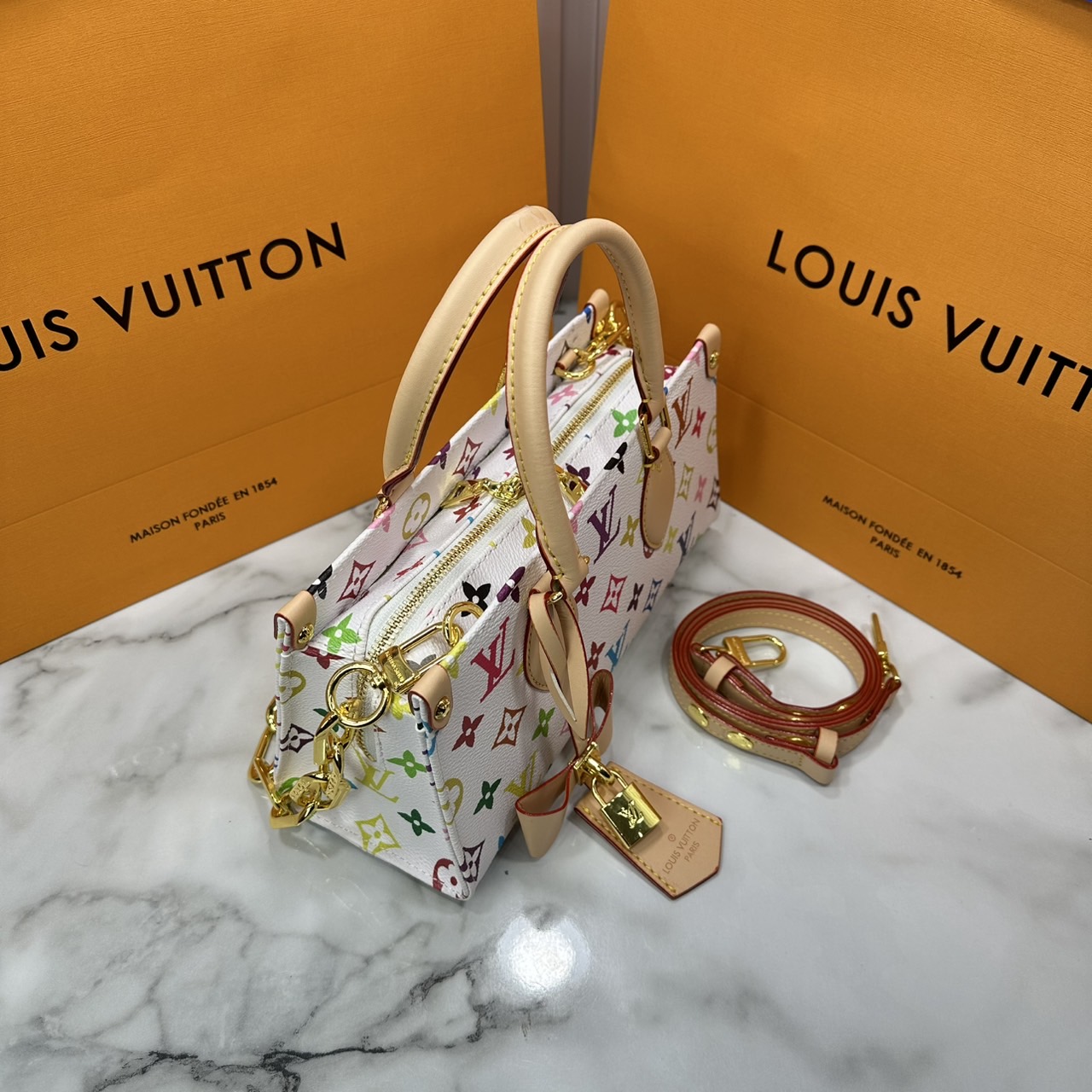 ORI หนังแท้ | LV x TM bolsa OnTheGo East West Multicolor กระเป๋าสะพายทรงโท้ทที่ใครเห็นต้องเป็นหลงรัก คอลใหม่ดีไซน์เฉดสีสันสดใส