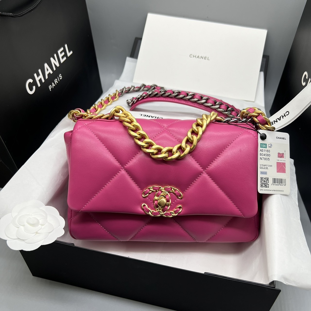 CHANEL 19 HANDBAG กระเป๋าสะพายดีไซส์คลาสสิคหนังแท้นิ่มเงาสวย เกรดออริ ท็อป สลับแท้ 1:1 เกรดดีสุด ผ่านทุก ตม ใช้งานต่างประเทศได้