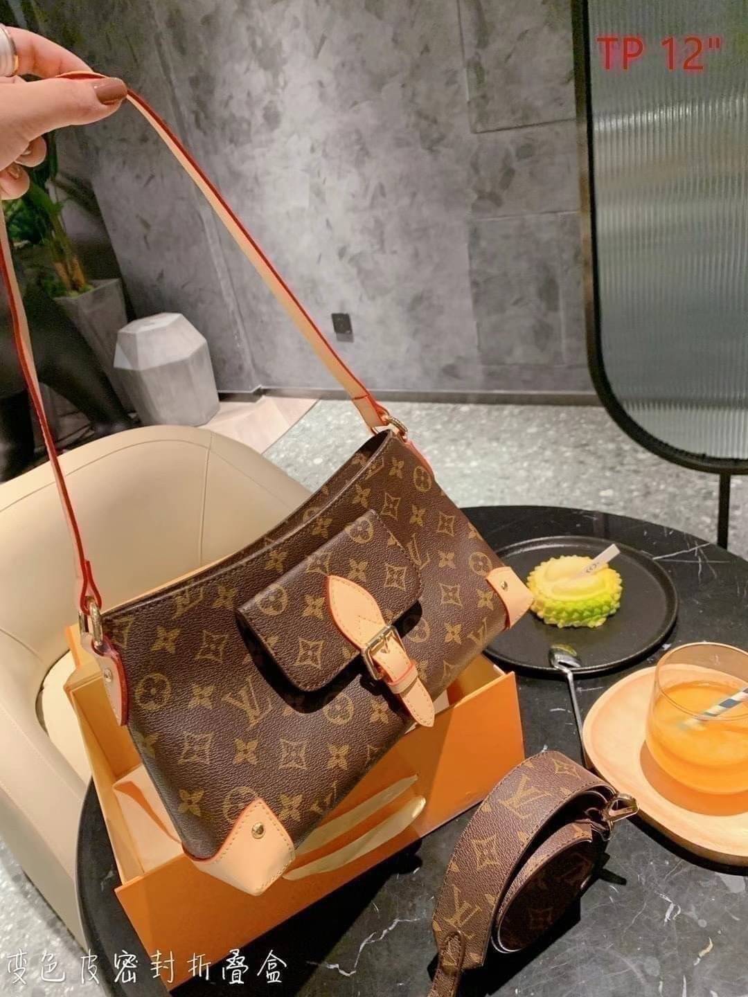 LV Shoulder Bag LV Crossbody Bag / LV Sologne Crossbody Monogram ภาพถ่ายจากงานขายจริง ใช้งานต่างประเทศได้