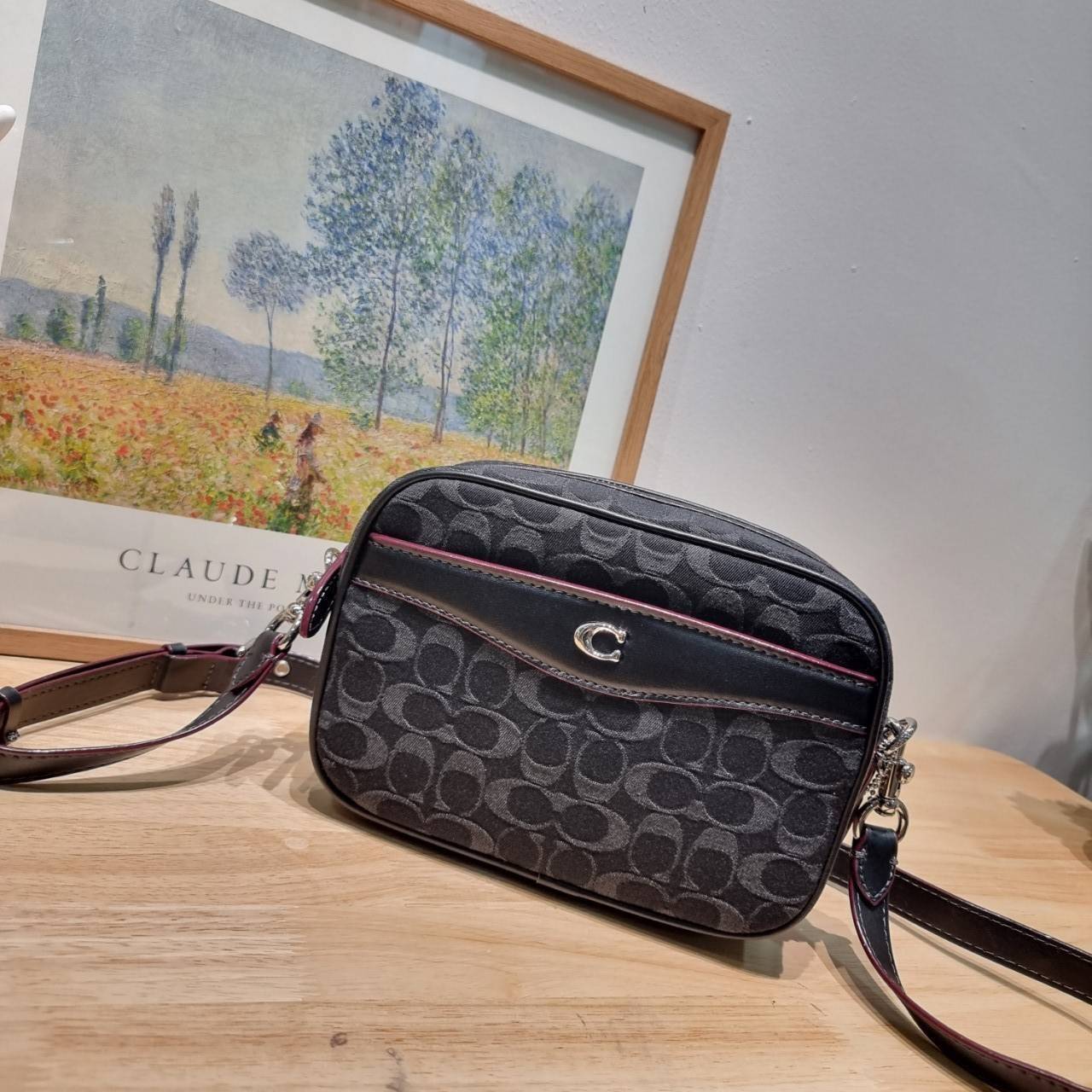 COACH CE744 CAMERA BAG IN SIGNATURE DENIM กระเป๋าสะพายข้างรูปทรงสวยคลาสสิค BLACK MULTI เกรดท็อปออริ เกรดดีสุด สลับแท้ 1:1
