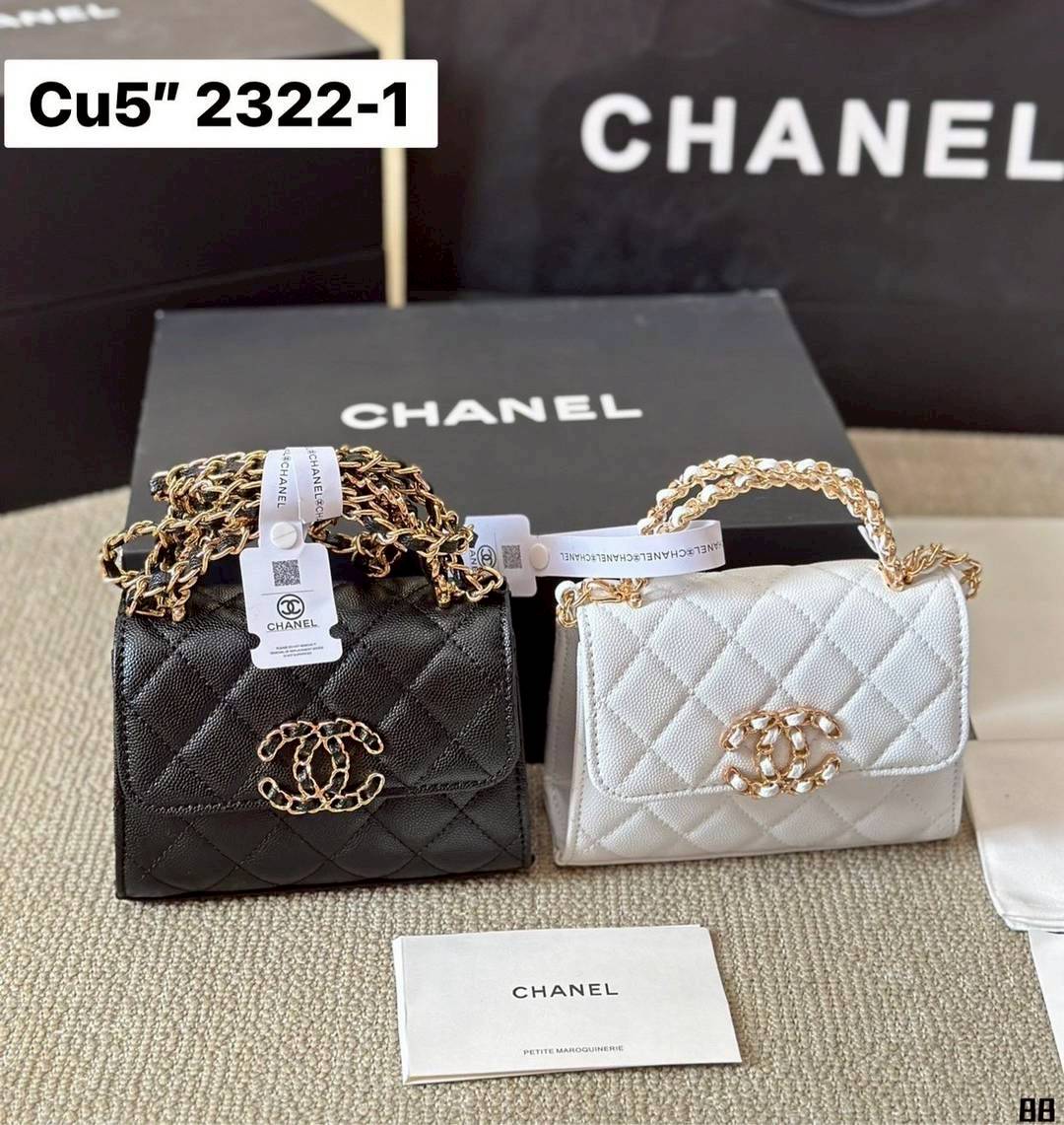 Chanel Caviar Mini Kelly Bag กระเป๋าถือทรงสวยไซส์มินิน่ารัก พร้อมหูจับและโลโก้หน้าร้อยโซ่สีทองสวยโดดเด่น ดีไซน์เรียบ หรูหรา สะพายแล้วขับผิวมากๆ