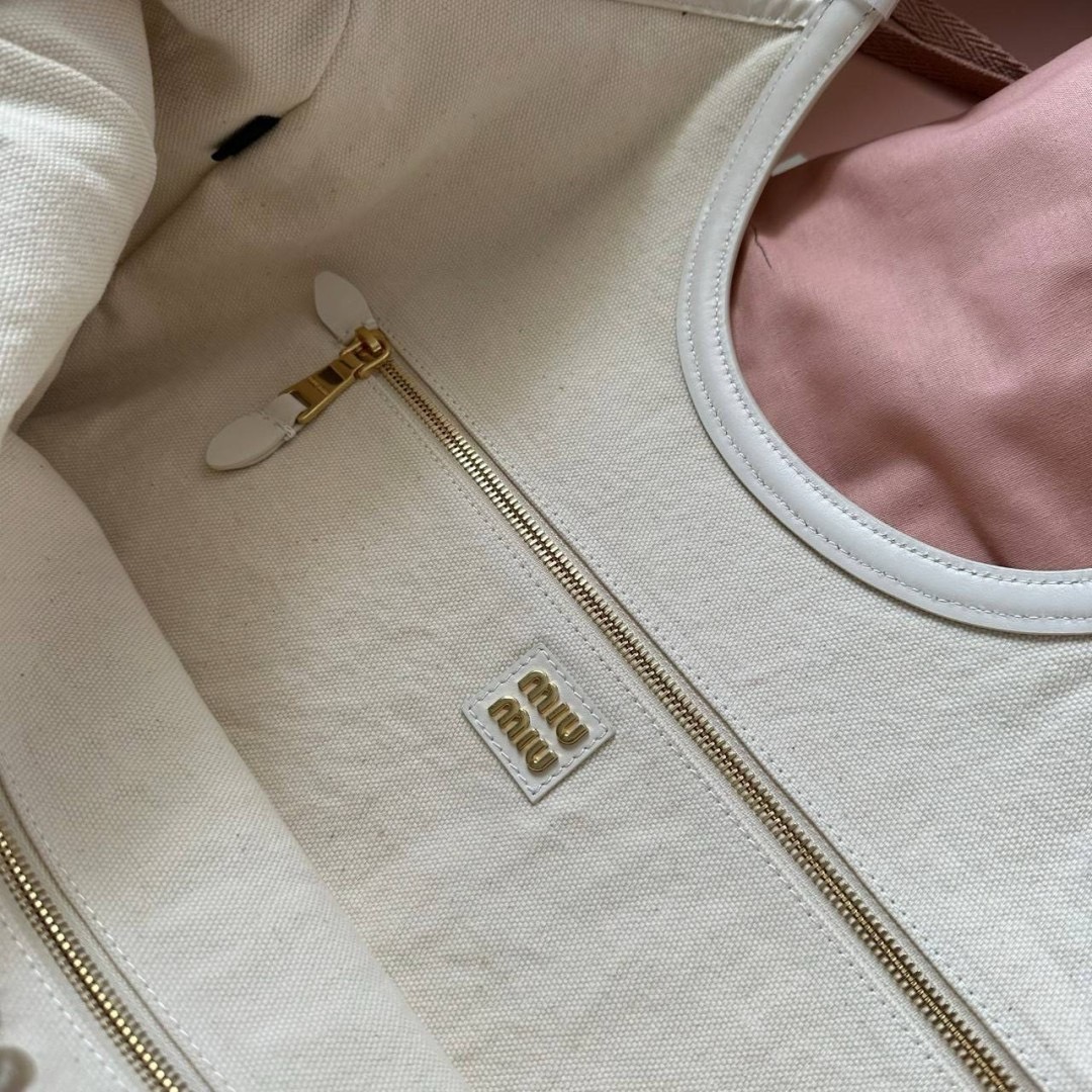 MIU MIU IVY corduroy bag / MIU MIU Tote Bag กระเป๋าถือสะพาย เกรดออริ ท็อป vip 1:1 เกรดงานปราณีตละเอียด ผ้าลูกฟูกอย่างดี เกรดดีสุด ใช้งานต่างประเทศได้