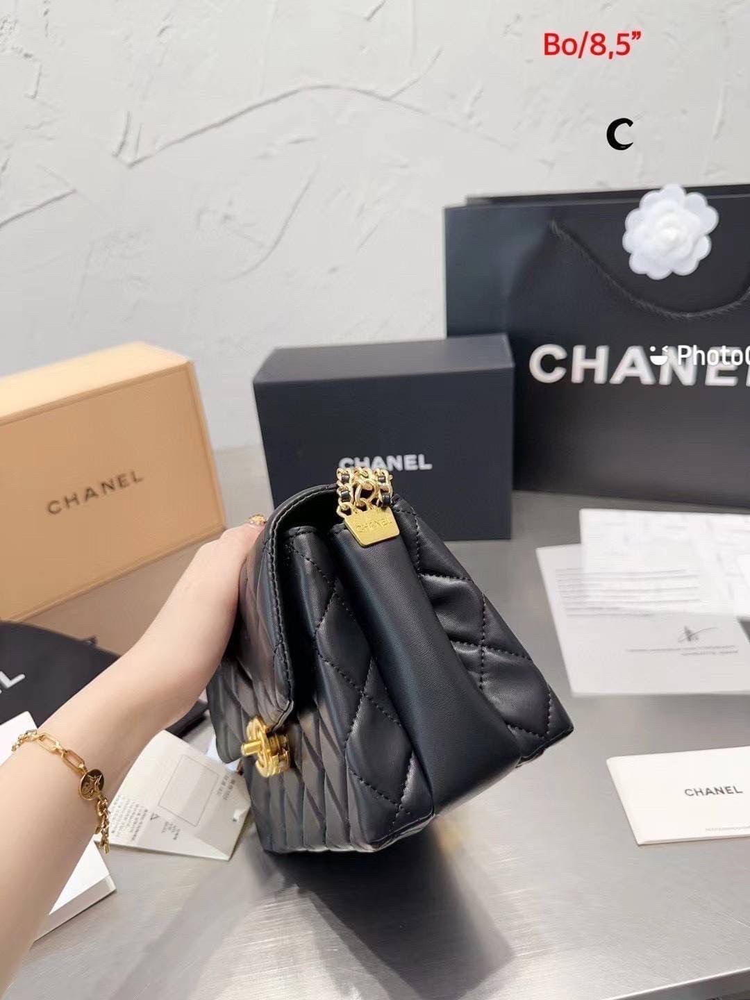 Chanel Small Flap Bag gold-tone metal, black / Chanel Bag / Chanel Box พร้อมส่ง กระเป๋าสะพายใบเล็ก 2023 คอลใหม่ ใช้งานต่างประเทศได้ ภาพถ่ายจากงานขายจริง