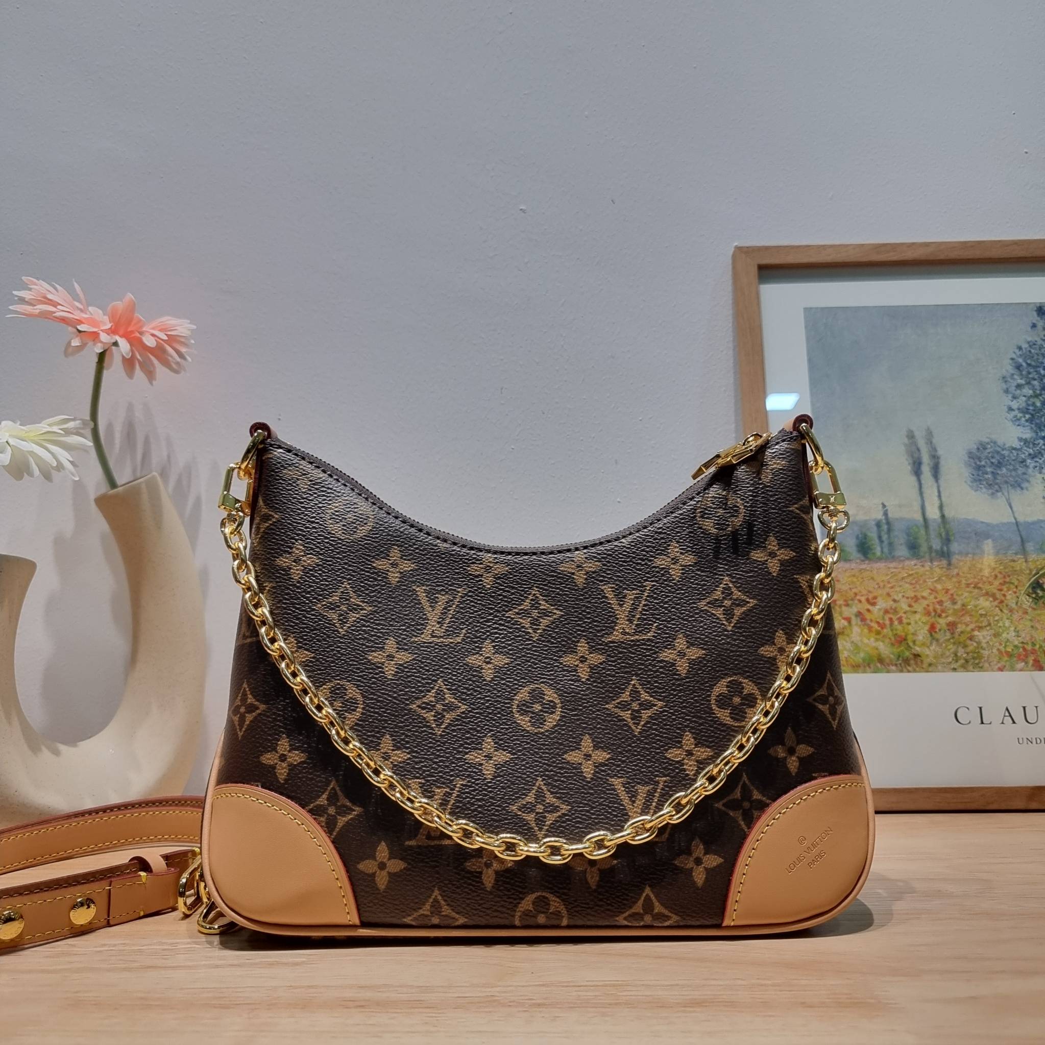 LV boulogne monogram bag กระเป๋าสะพาย ดีไซน์คลาสสิครุ่นสุดปัง ขนาดกำลังดี ใช้งานได้สะดวกคล่องตัว วัสดุหนังแคนวาสทนทาน