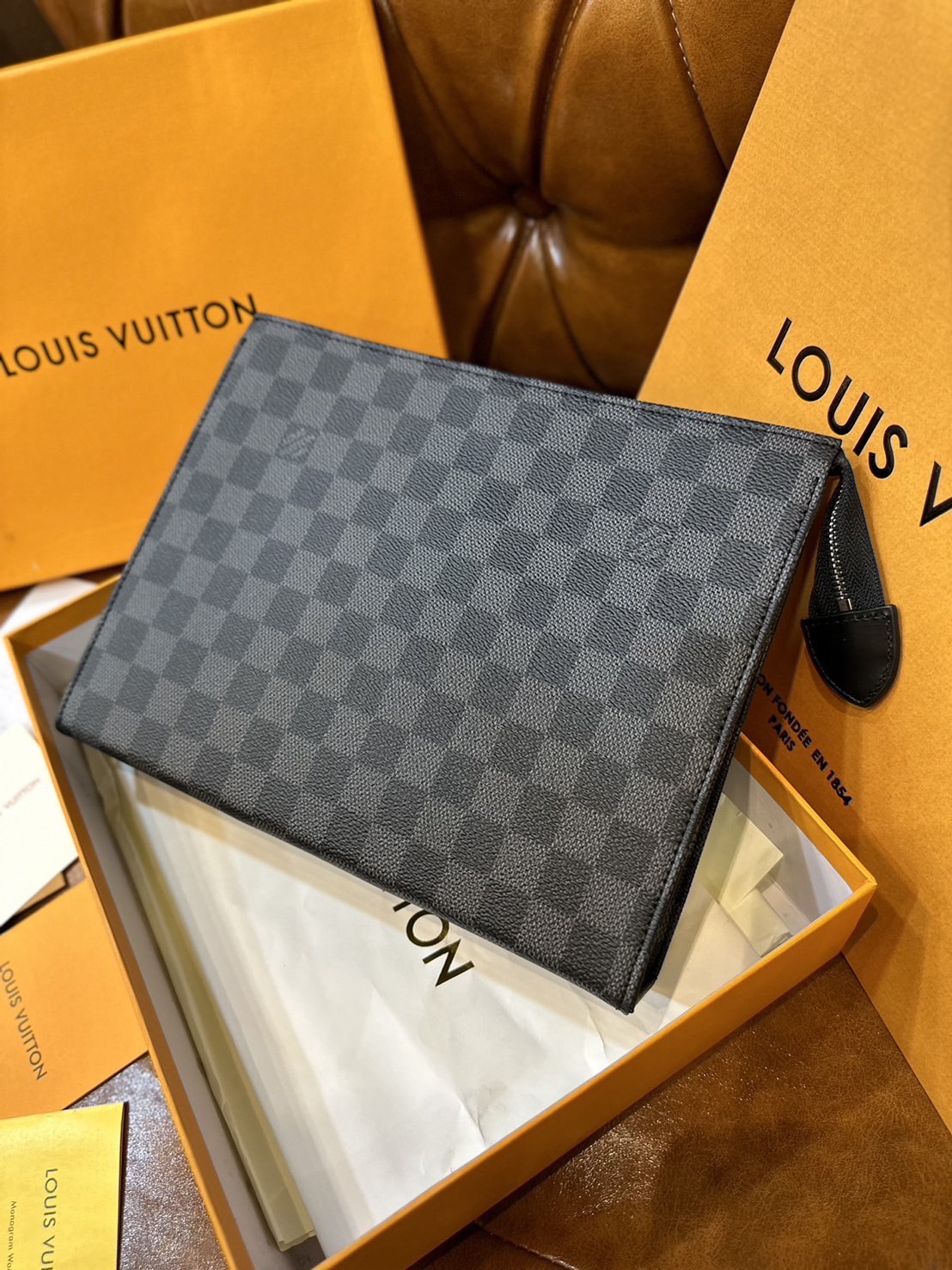 LV Pochette Voyage MM / LV Clutch กระเป๋าถือทรงคลัช ทรงพอช เกรดออริ สลับแท้ 1:1 ใช้ต่างประเทศได้ ใช้ได้ทั้งชายหญิง