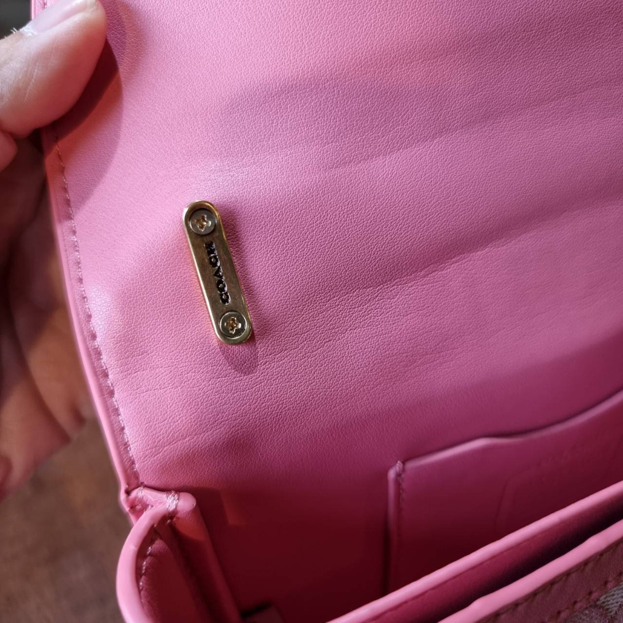 COACH ALIE SADDLE BAG JACQUARD IN SIGNATURE ((C4694//C3464)) พร้อมส่งที่ไทย รุ่นใหม่ล่าสุดค่ะ! กระเป๋าสะพายข้าง//ครอสบอดี้ร์//หรือทบสายคู่สะพายไหล่ได้ค่ะ วัสดุJacquard+หนังแท้ ได้สวยงามลงตัวมากๆ เปิดปิดกระเป๋าแบบกดล็อค มีอะไหล่โลโก้แบรนด์โดดเด่นปนคลาสสิค