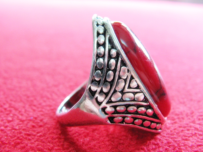 สินค้าหมดค่ะ แหวนหินปะการังสีแดง โรเดียมสีเงิน(คุ้มครอง)แบบ4ค่ะ