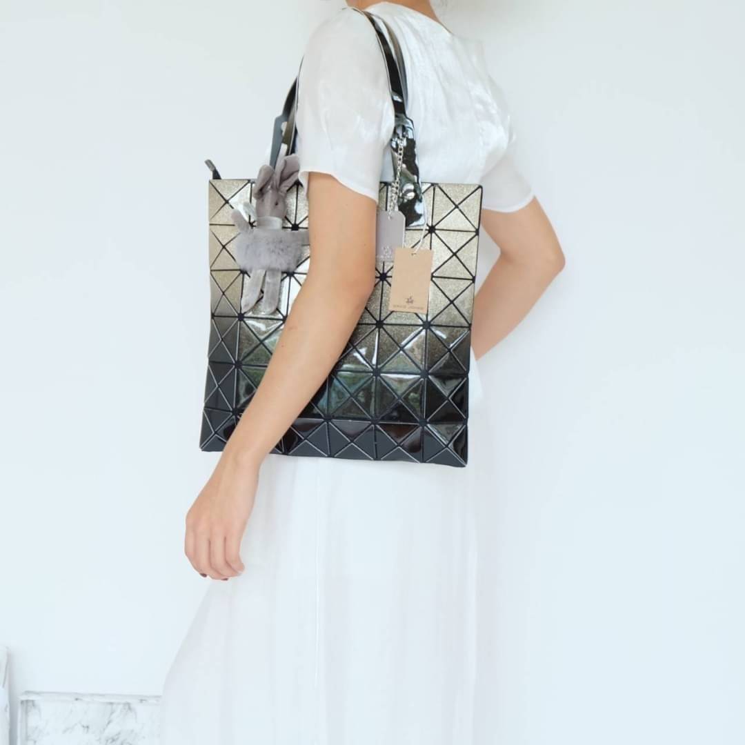 David Jones รุ่น Candy color ใบนี้ มาพร้อมกับน้องกระต่าย สีเข้า set กับกระเป๋าคะ