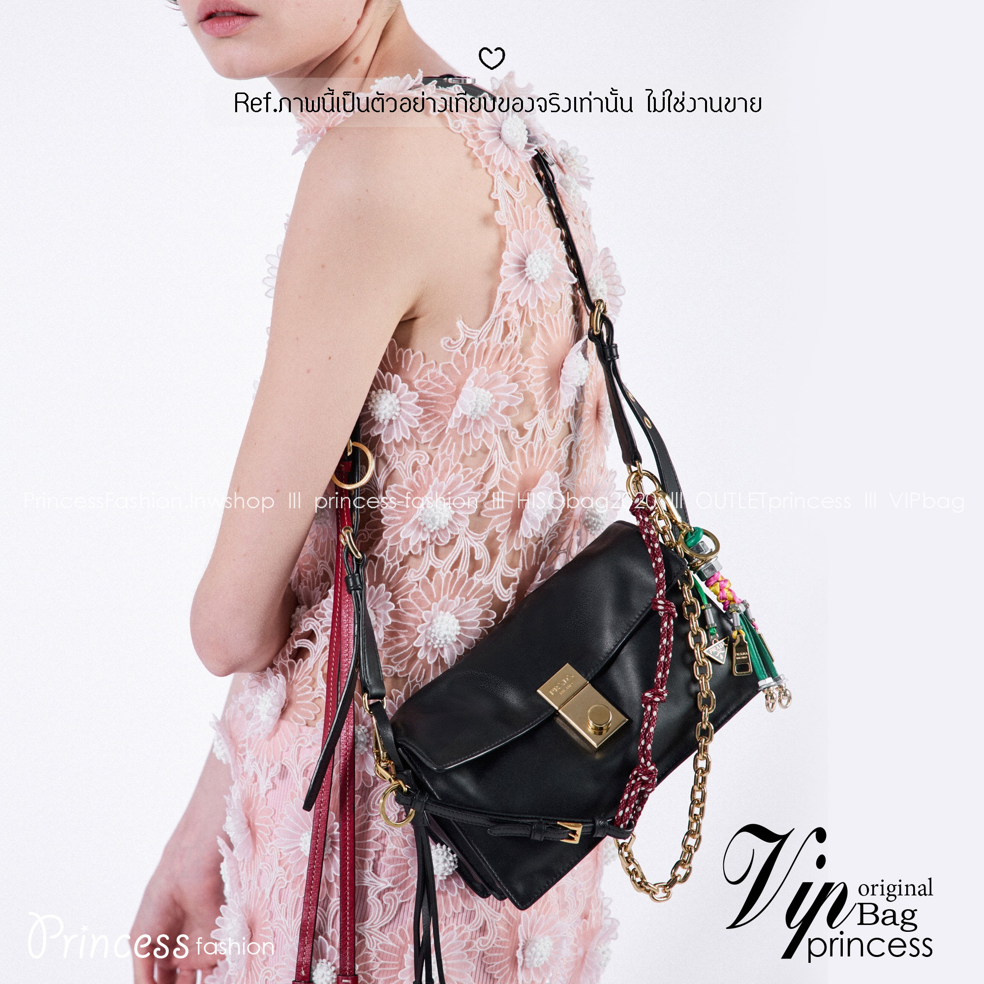 ORI หนังแท้ | 22cm Prada Soft Sound small leather shoulder bag with charms กระเป๋าสะพายทรงกล่อง รุ่นใหม่ล่าสุด มาแรงแบบเกินต้าน ด้วยดีไซน์เรียบ แต่มีกิมมิคเท่ห์ๆ ที่สายและพวงห้อยหลากสีสุดคิวท์