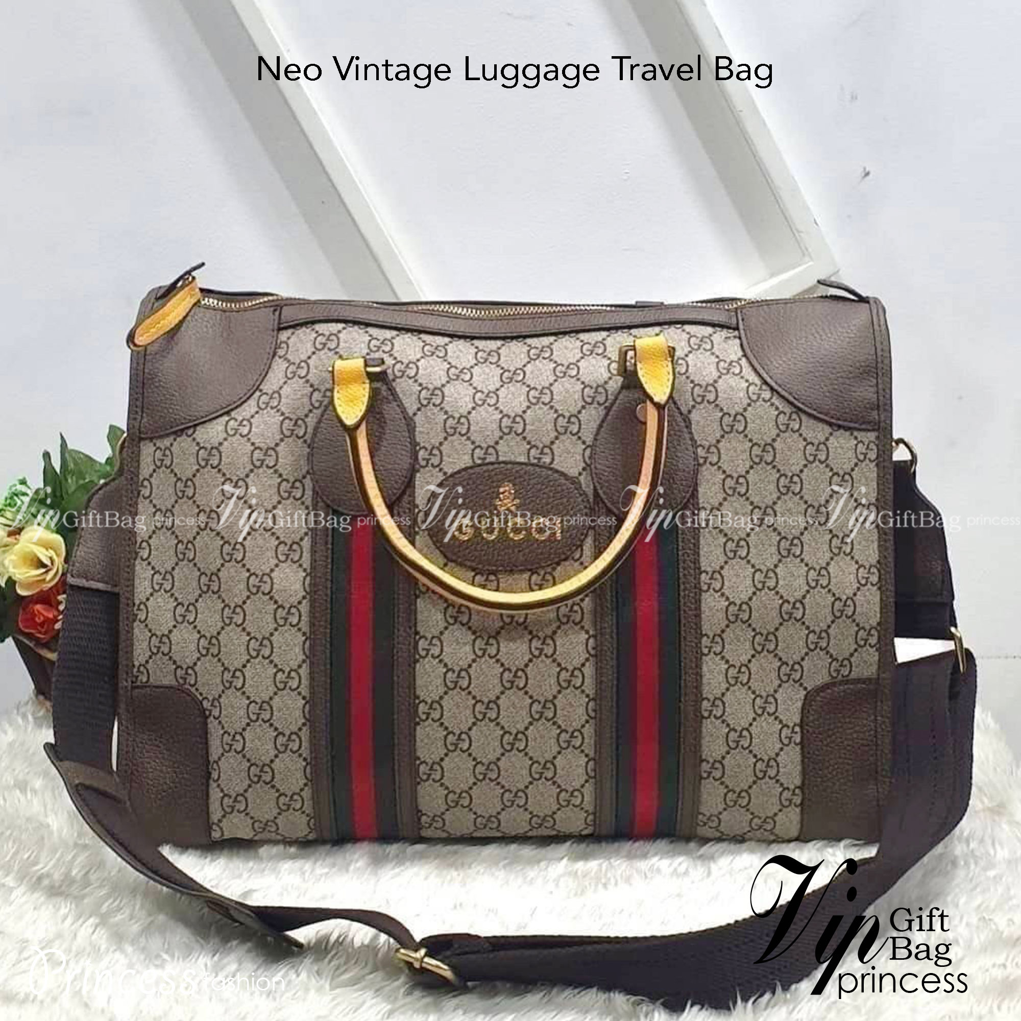 GUCCI Neo Vintage Monogram Travel Bag / Gucci Duffle bag กระเป๋าเดินทางใบใหญ่ มาพร้อมสายสะพายที่สามารถถอดได้ ให้คุณเลือกสะพายไหล่หรือถือได้