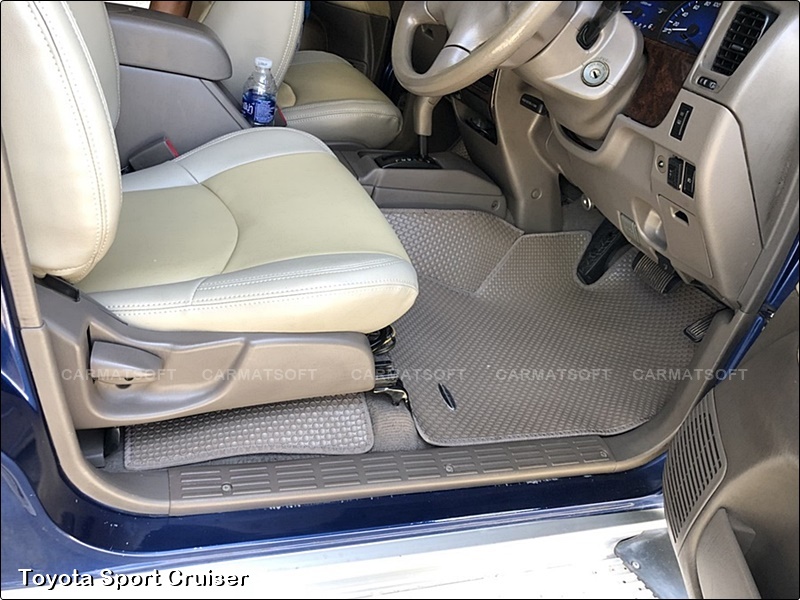 ยางปูพื้นรถยนต์ Toyota Sport Cruiser แบบกระดุมเม็ดเล็กpvc สีน้ำตาล