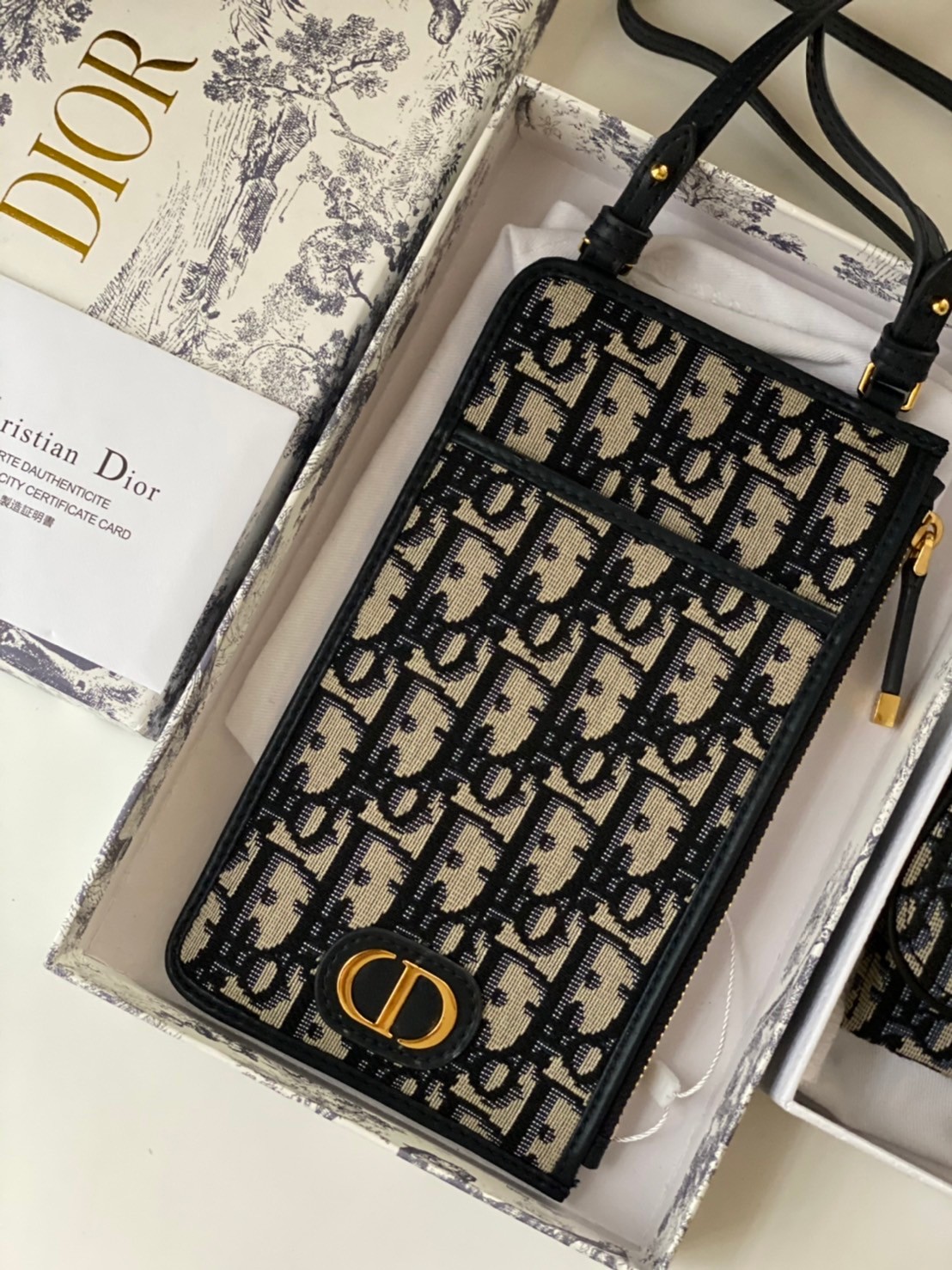 Dior 30 montaigne long wallet /Dior phone bag เกรดออริจินอล กระเป๋าเงินใบยาวลาย dior oblique ติดโลโก้ CD สีทองด้านหน้า